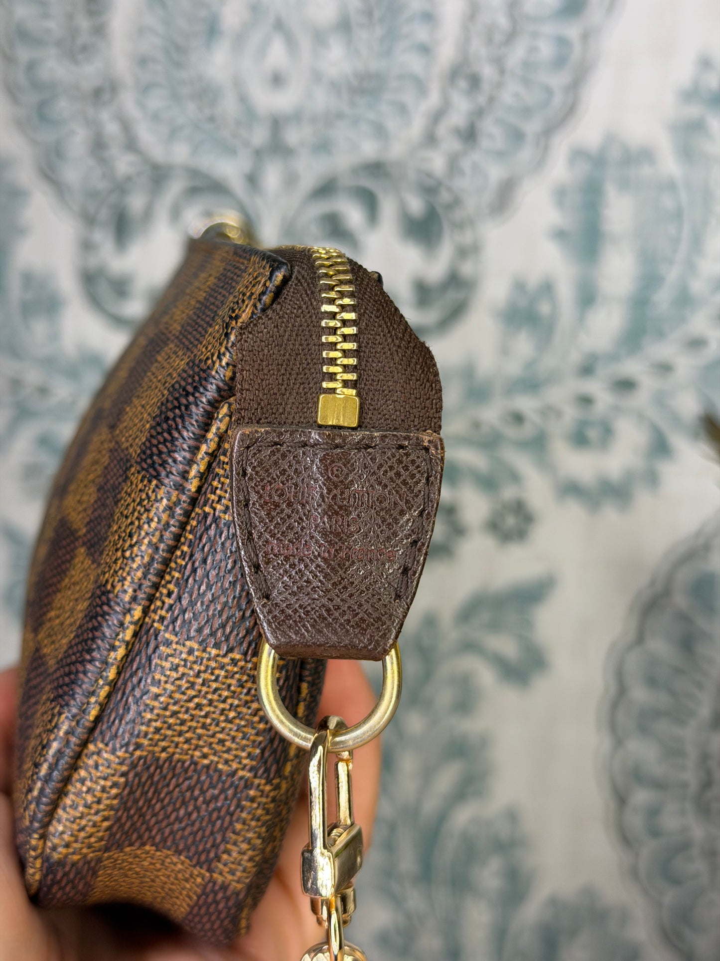 Louis Vuitton Damier Ebene Bucket Pochette