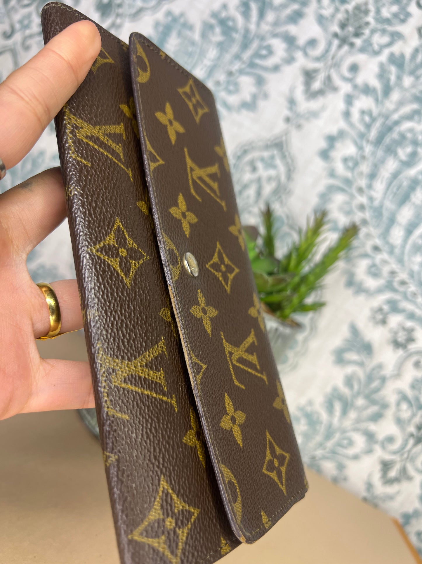 Louis Vuitton Monogram Sarah Wallet
