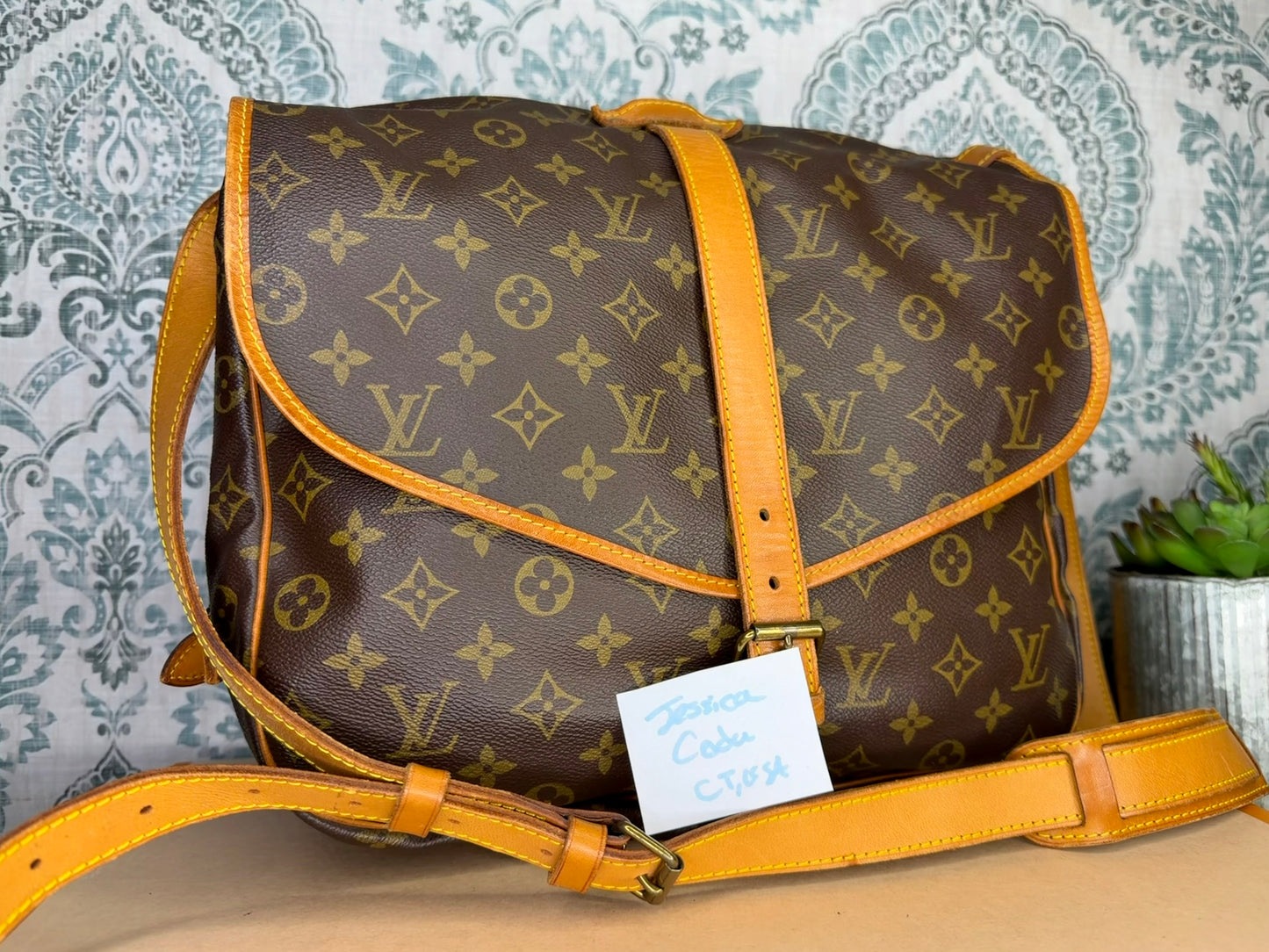 Louis Vuitton Saumur 35