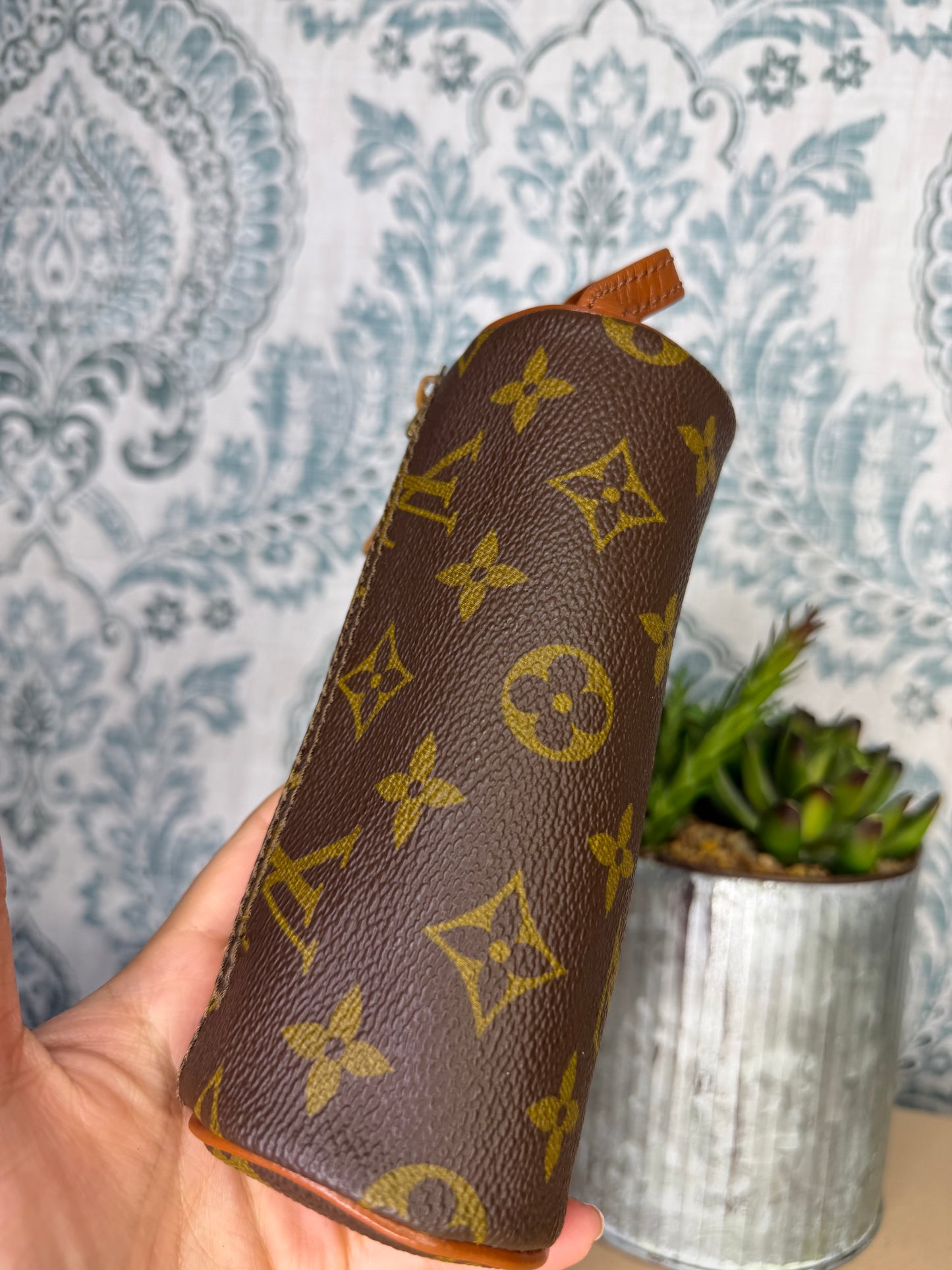 Louis Vuitton Trousse Ronde