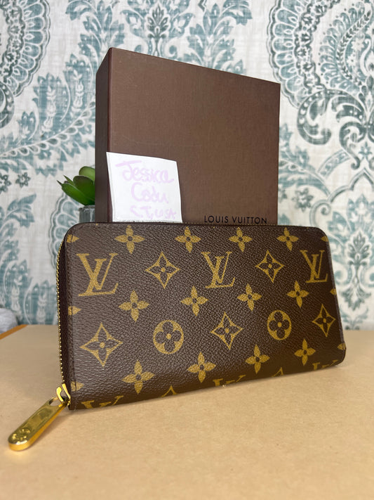 Louis Vuitton Monogram Zippy Wallet