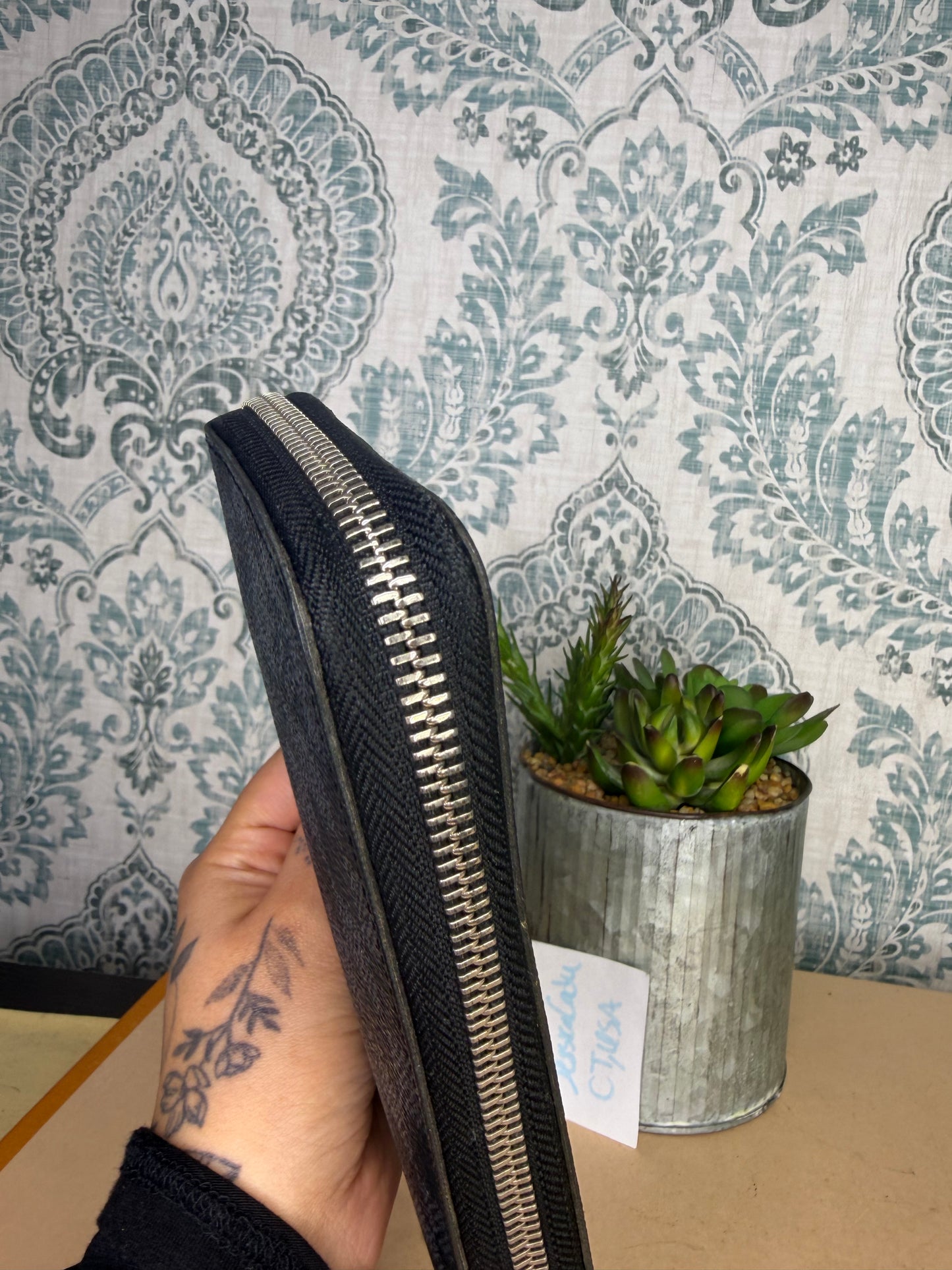 Louis Vuitton Zippy Vertical Wallet