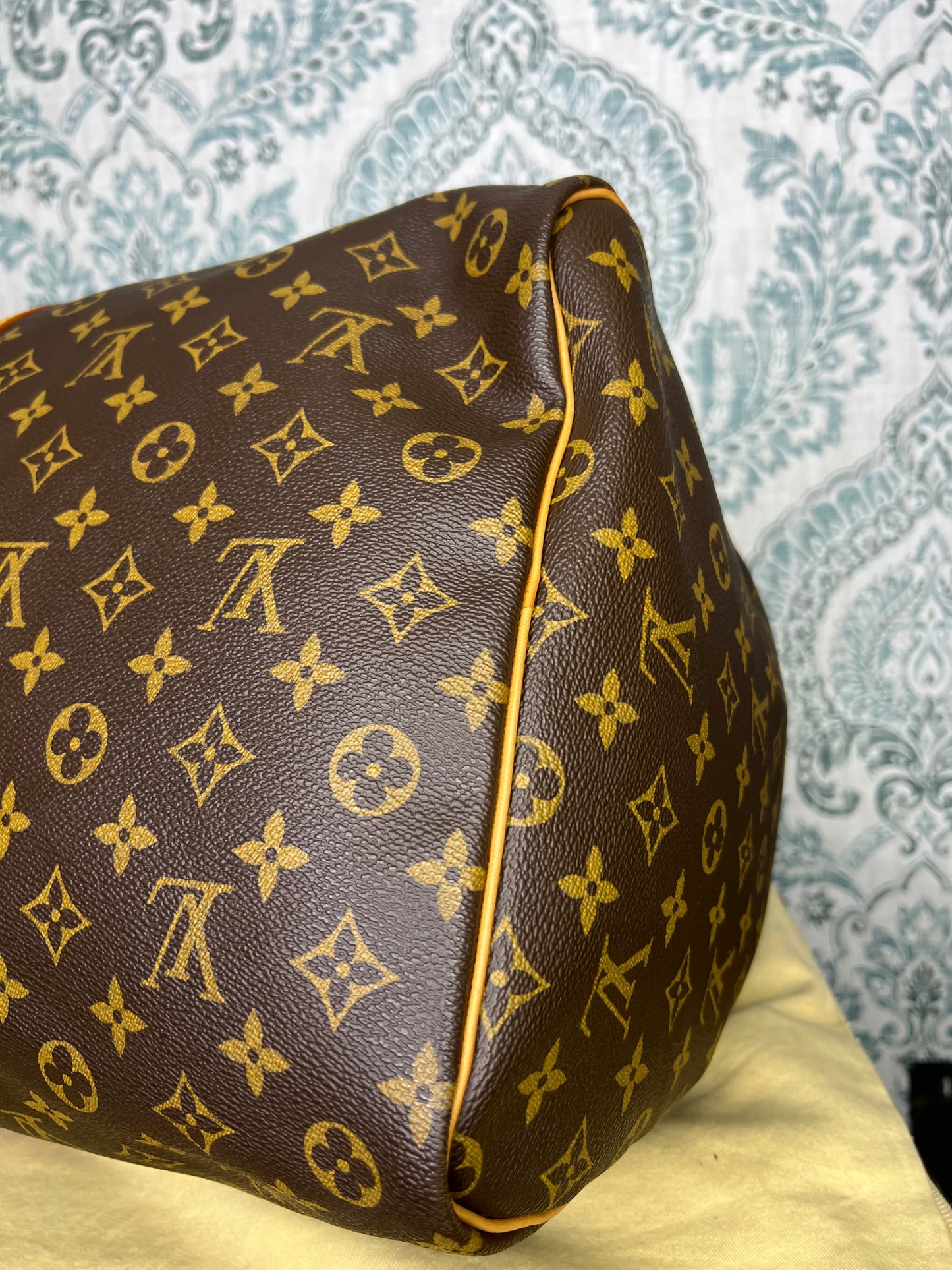 Louis Vuitton Keepall 60