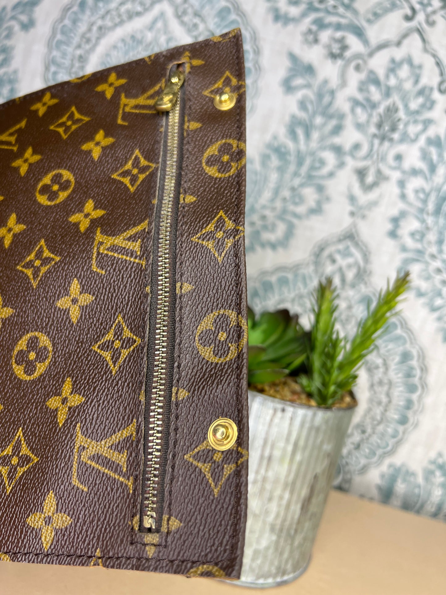 Louis Vuitton Randonnee Pouch H8