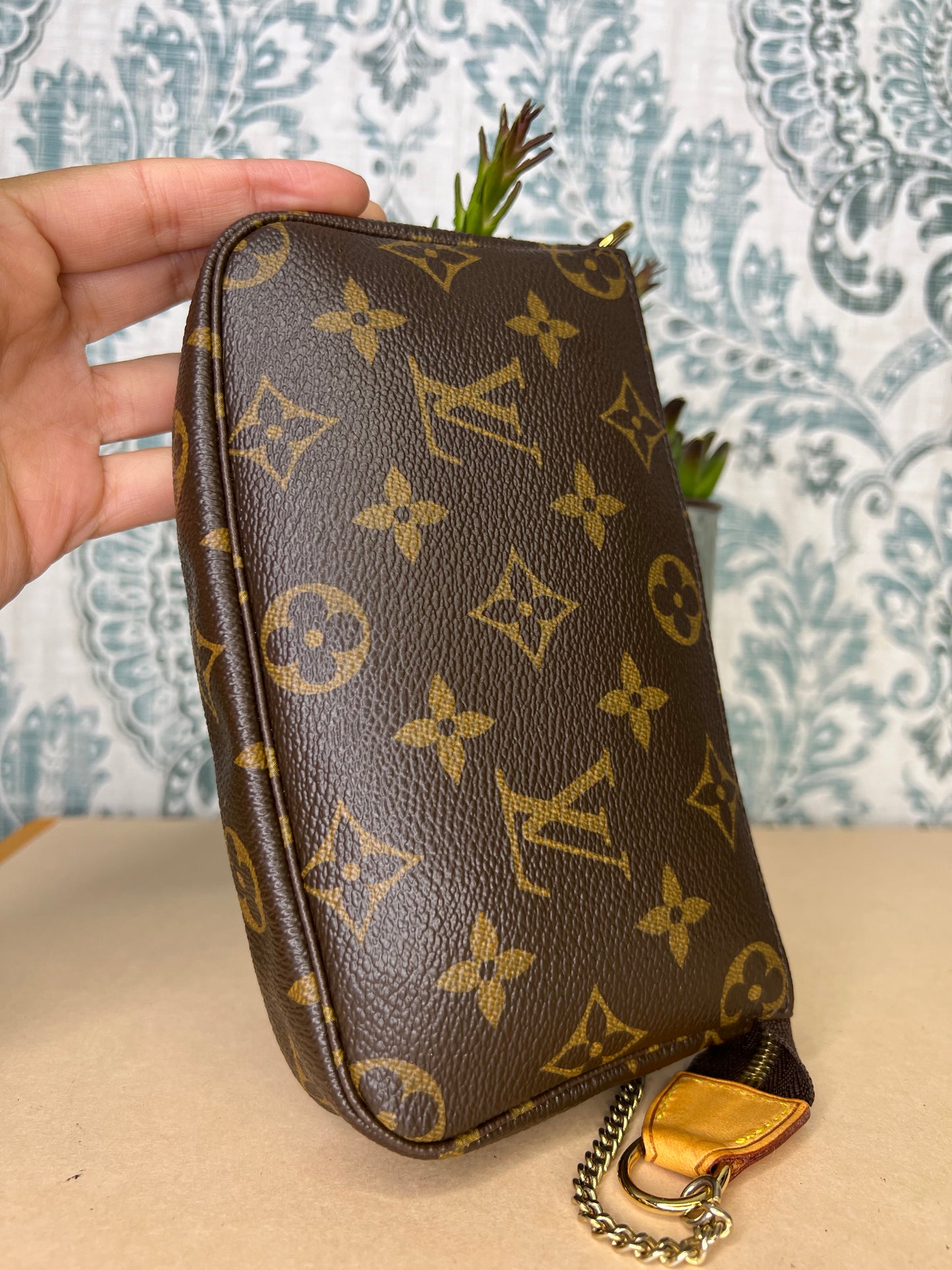 Louis Vuitton Monogram Bucket Pochette