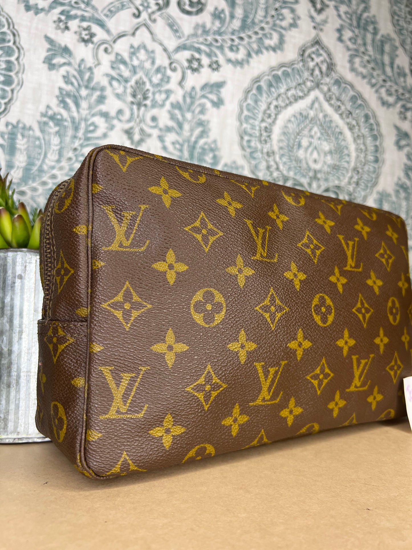 Louis Vuitton Trousse 28