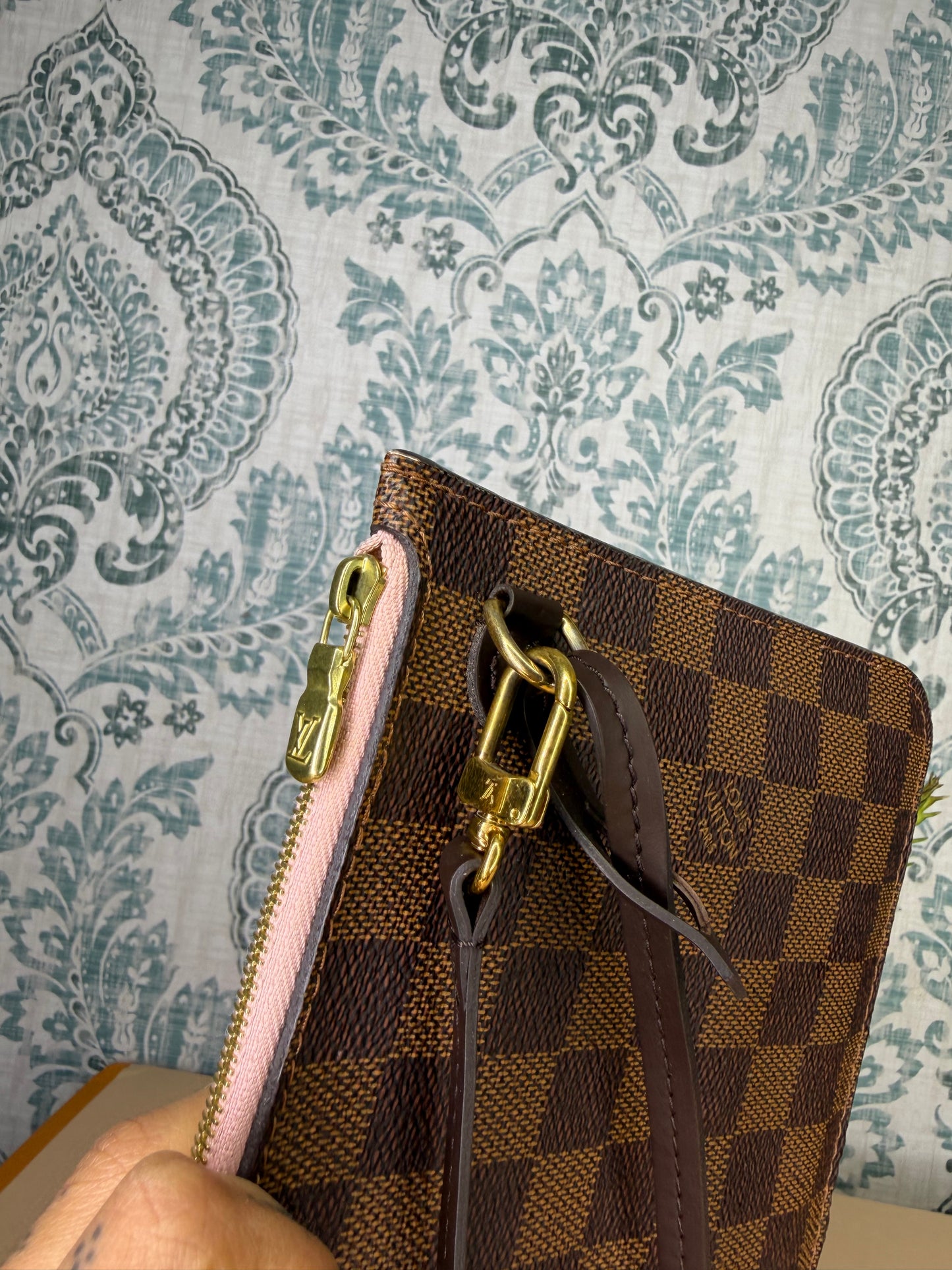 Louis Vuitton Neverfull Pouch Damier Ebene