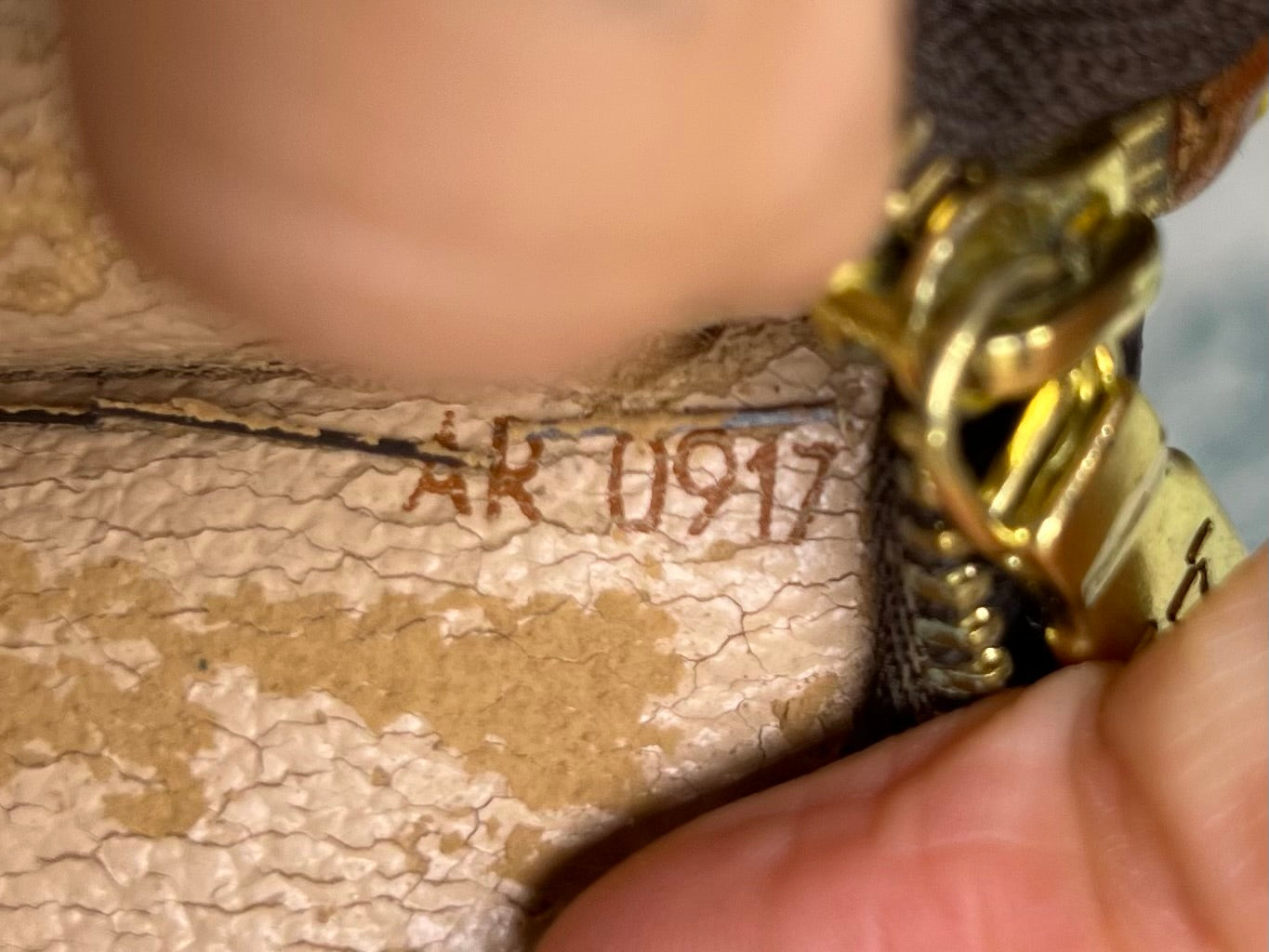 Louis Vuitton Bucket Pouch GM