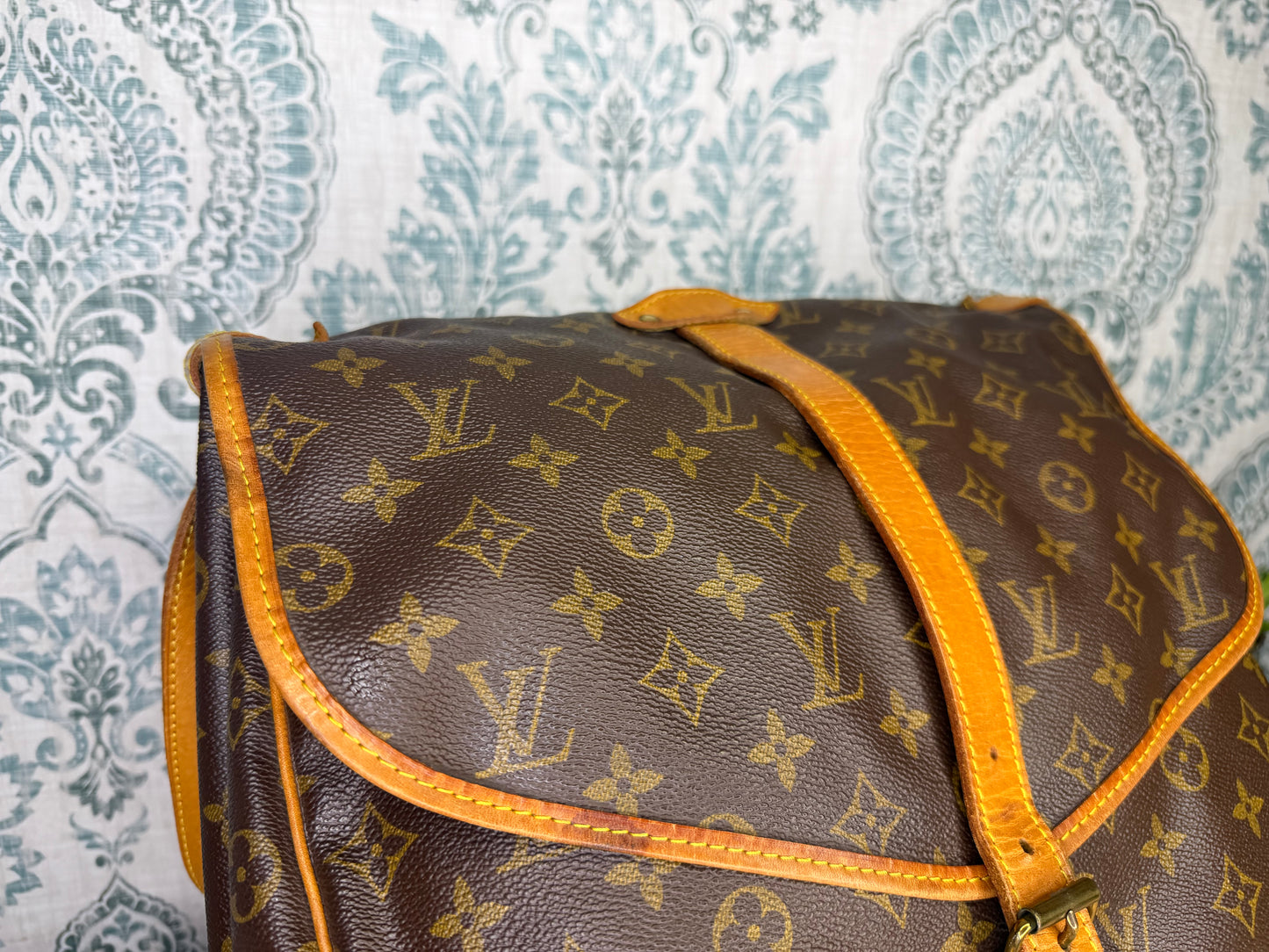 Louis Vuitton Saumur 35