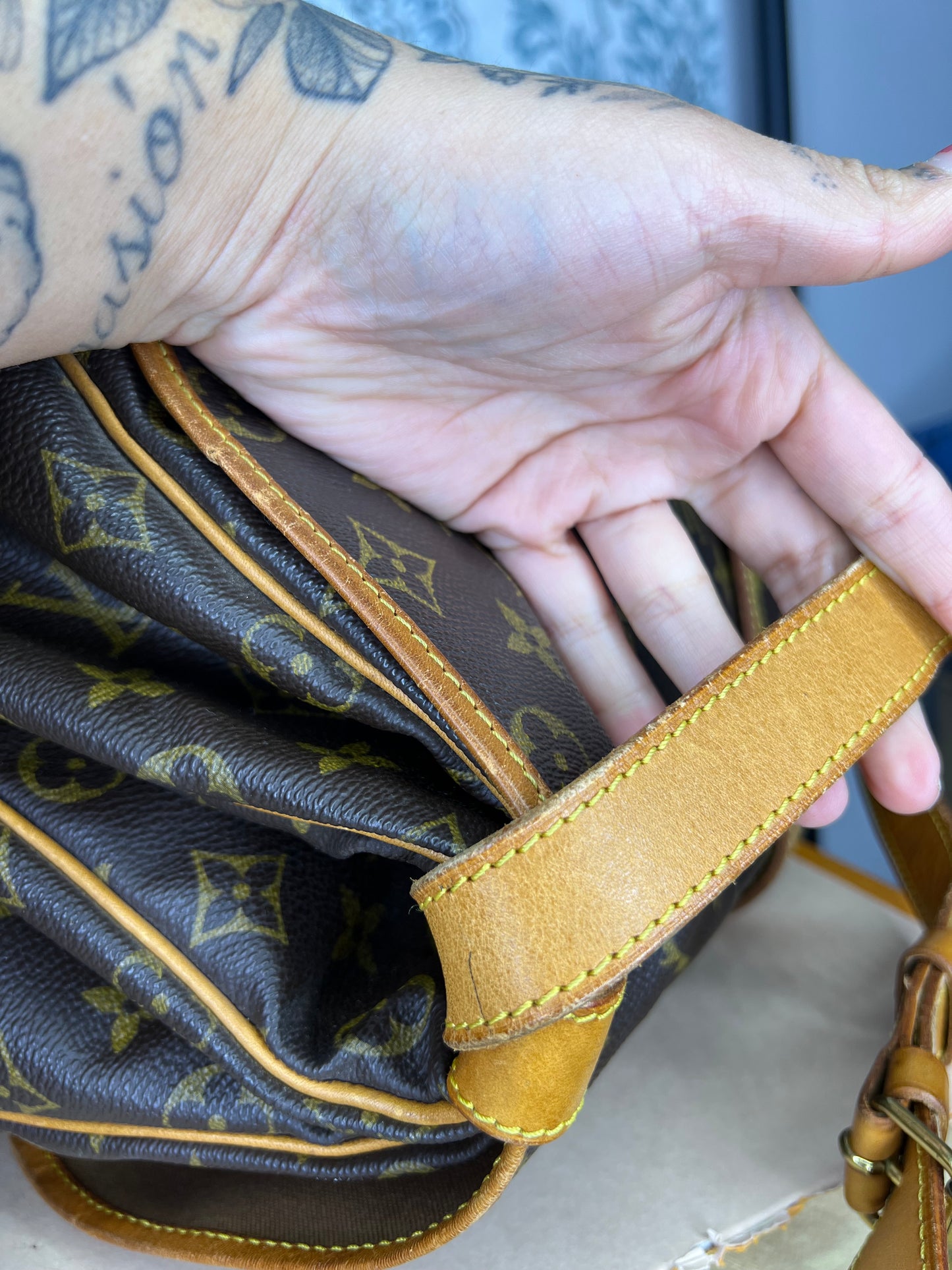 Louis Vuitton Saumur 35
