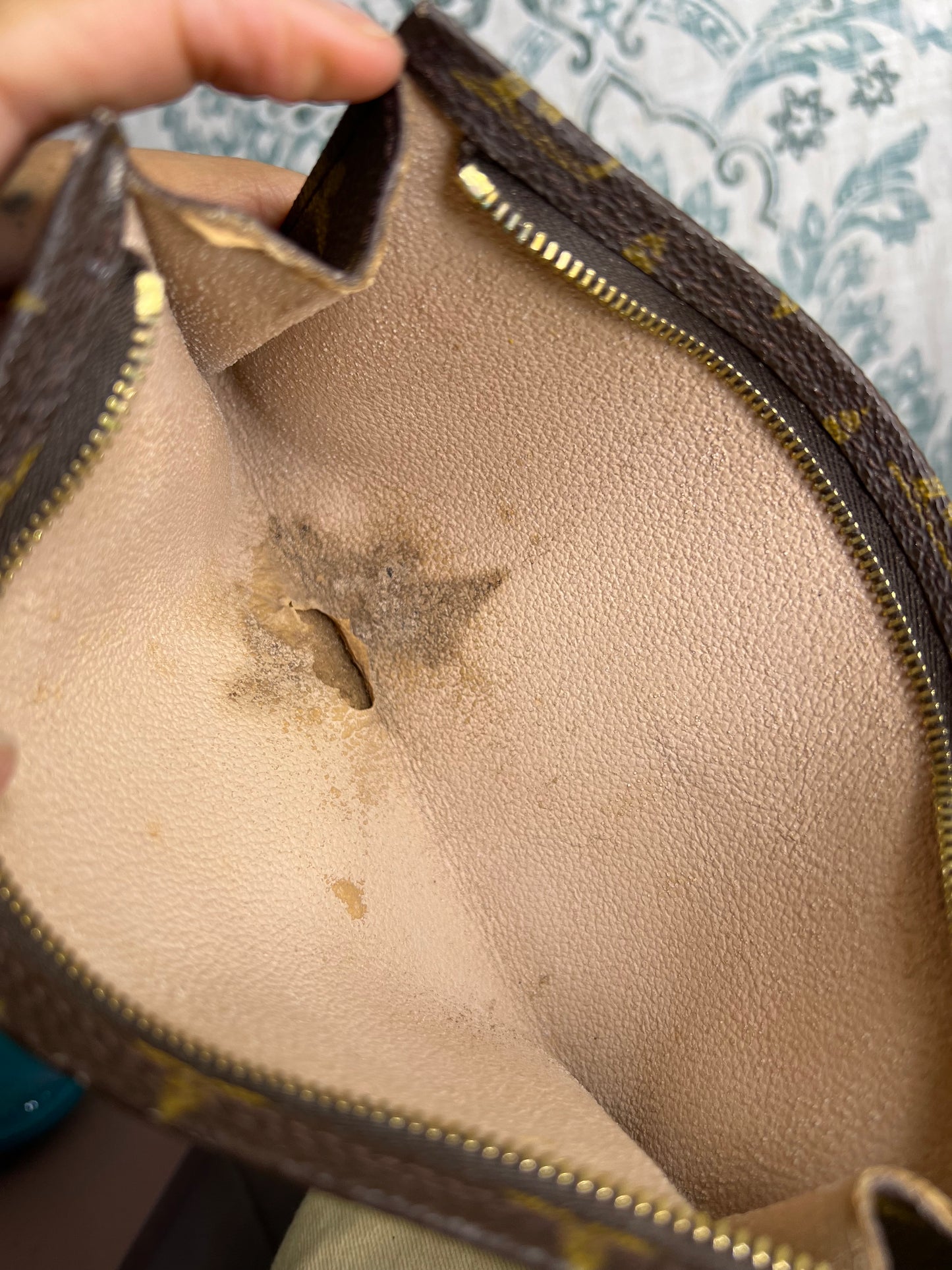 Louis Vuitton Bucket GM Pouch