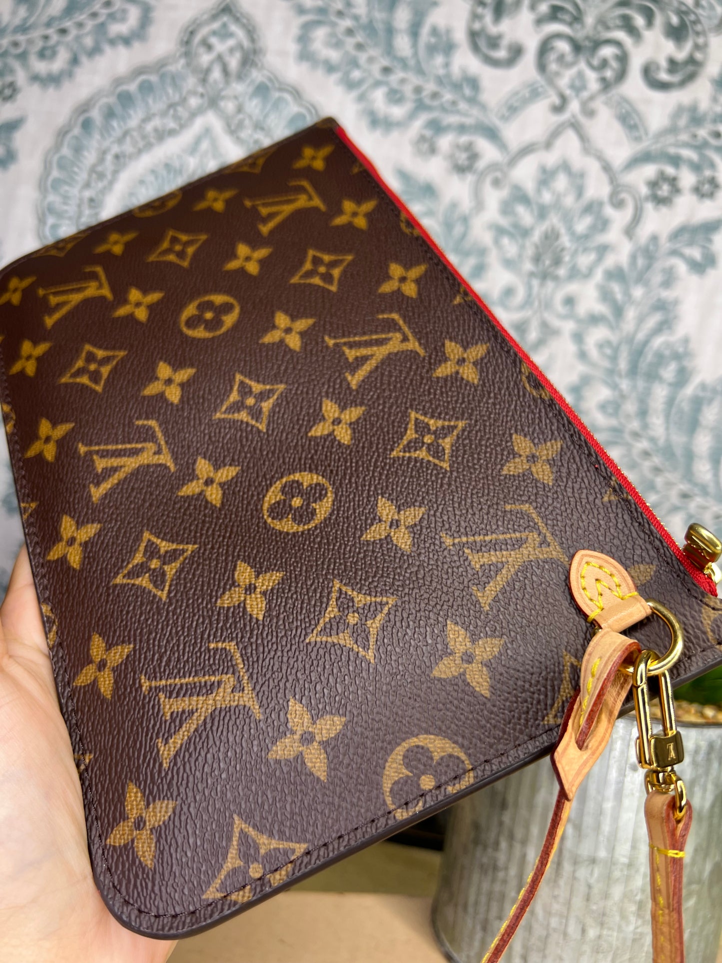 Neverfull Pouch Cherry Red