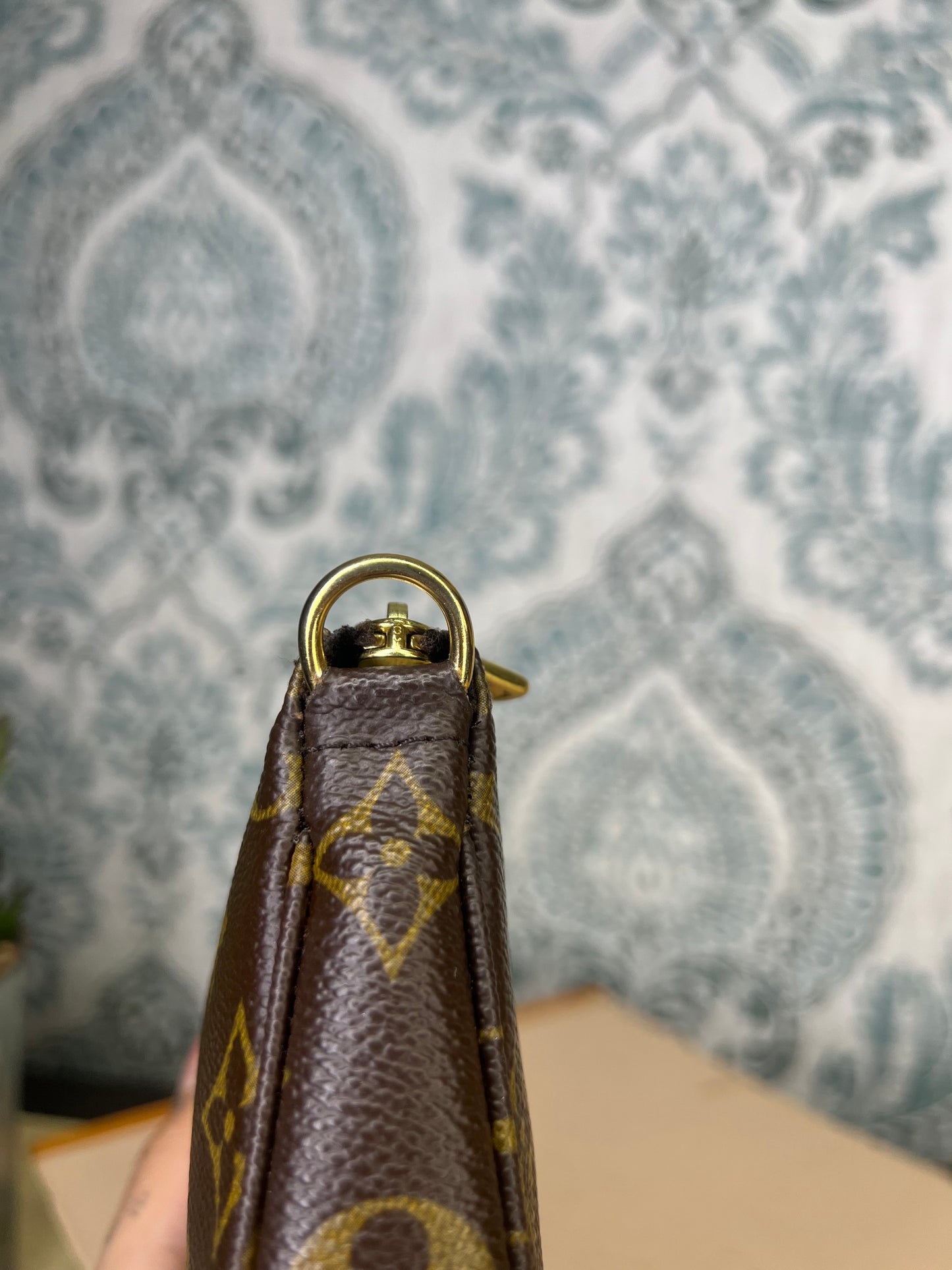 Louis Vuitton Bucket Pochette