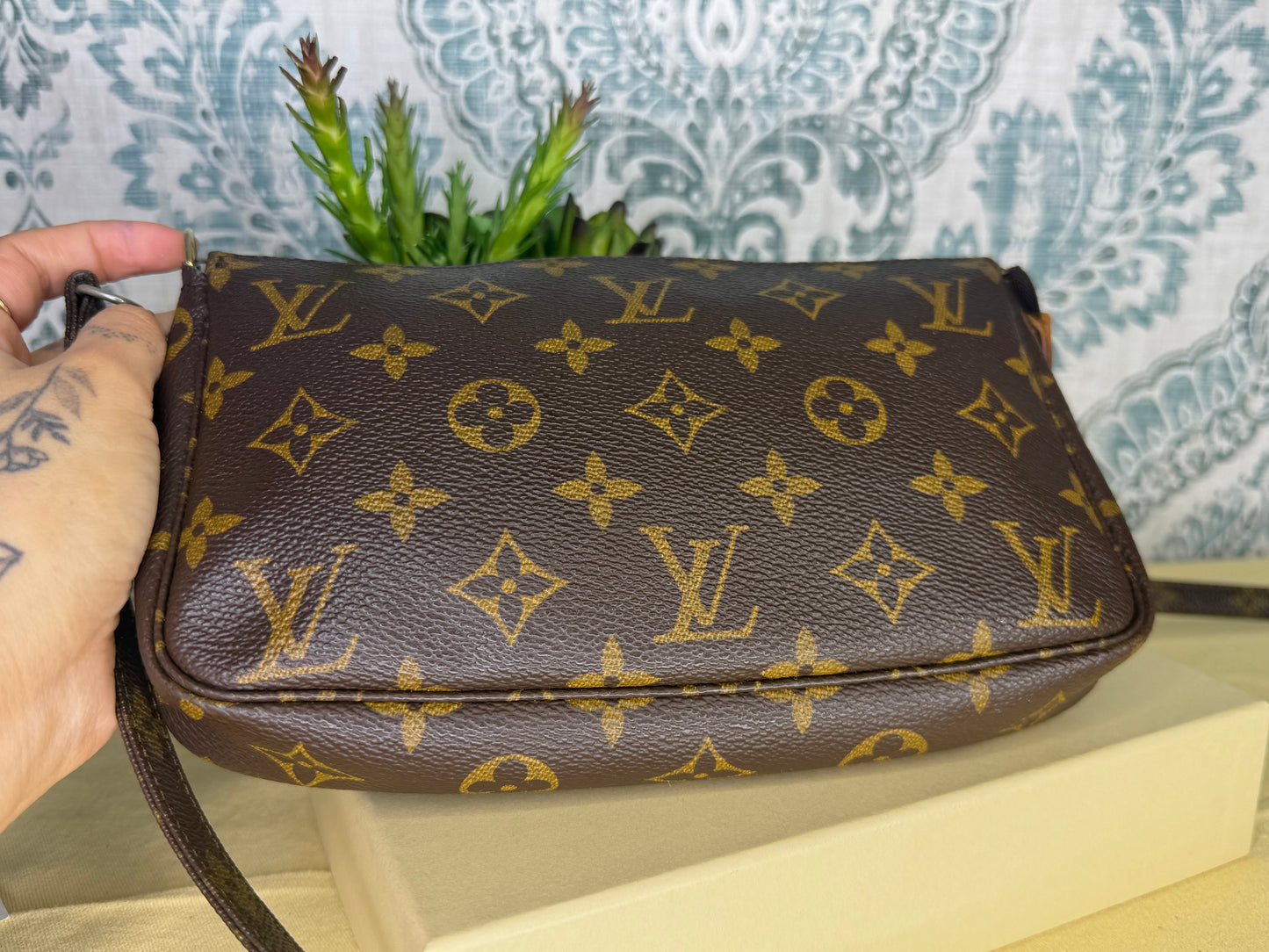 Louis Vuitton Pochette Accessories with Monogram Strap
