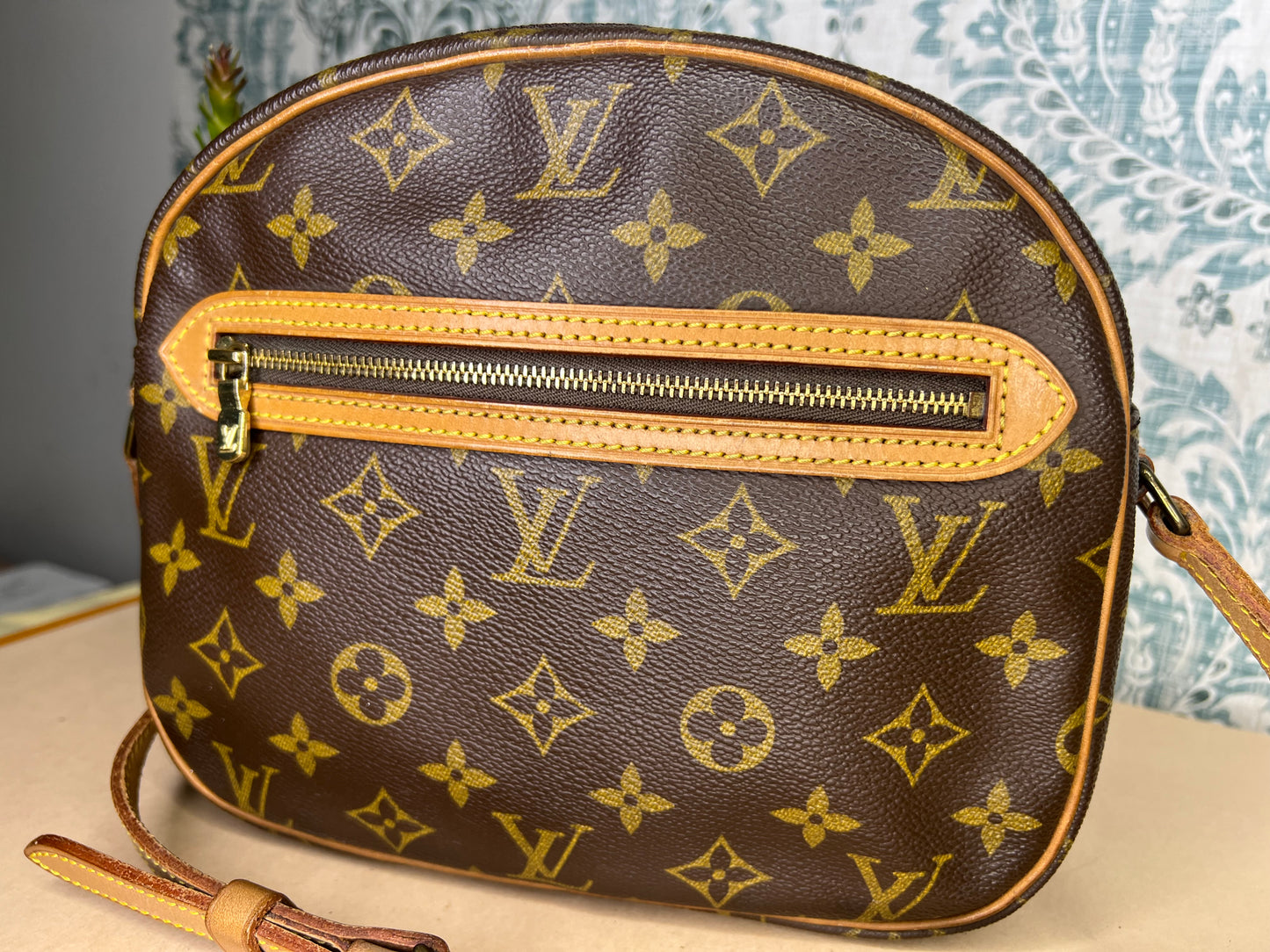 Louis Vuitton Senlis