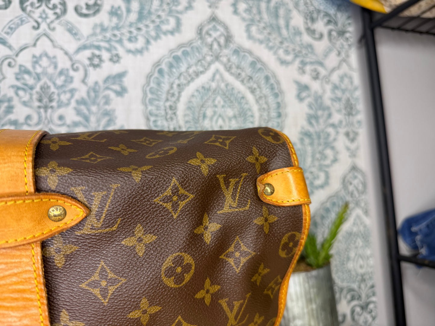 Louis Vuitton Saumur 35