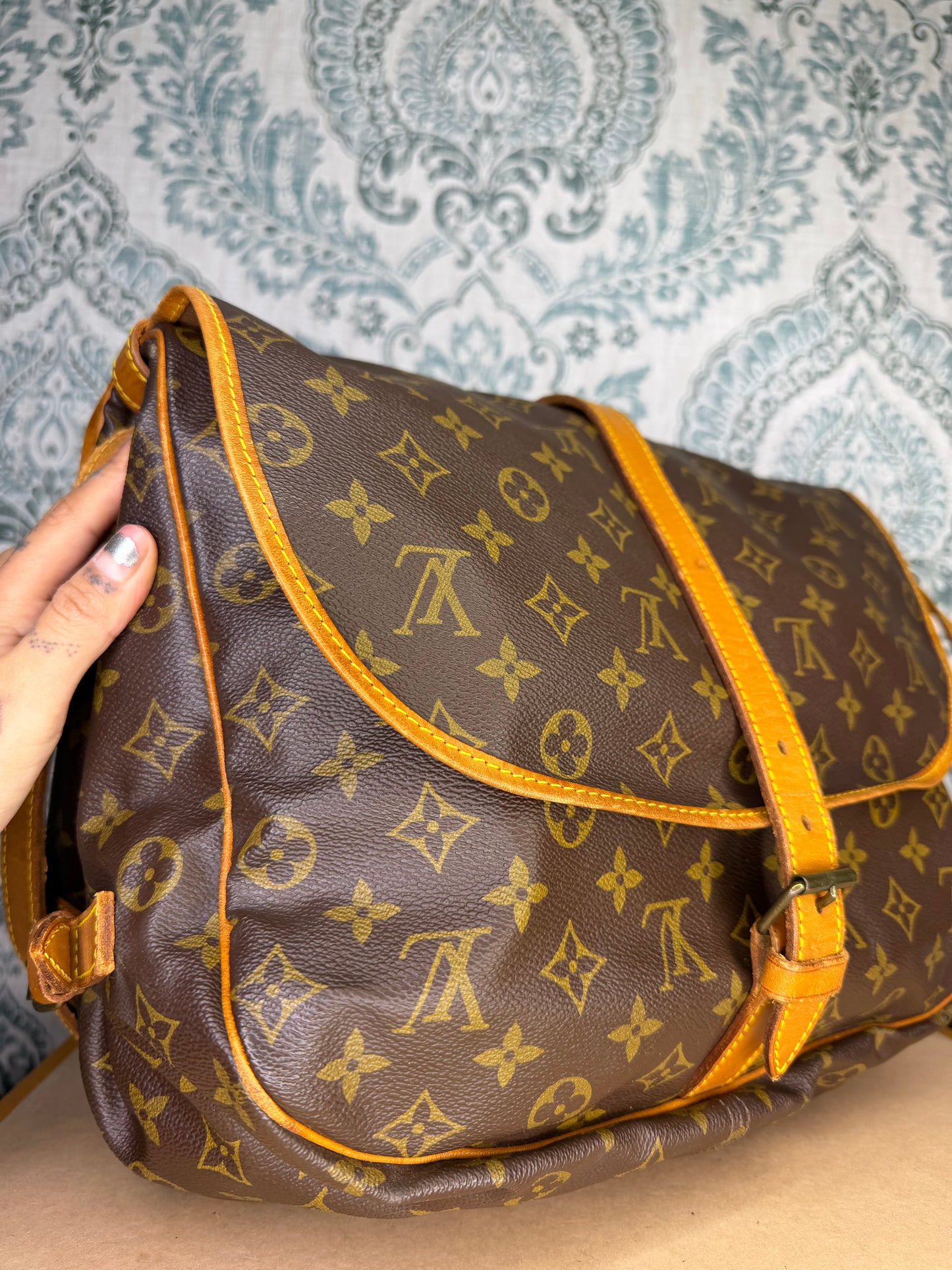 Louis Vuitton Saumur 35