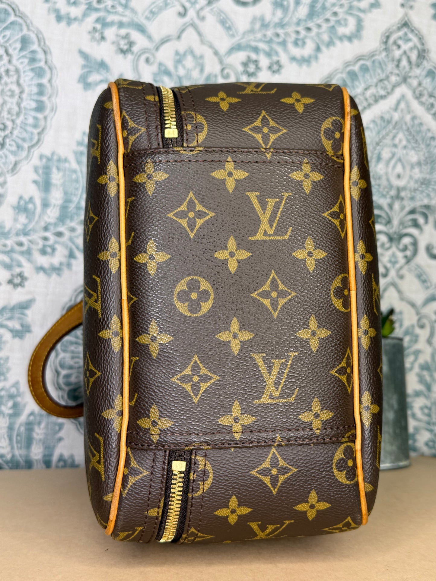 Louis Vuitton Excursion