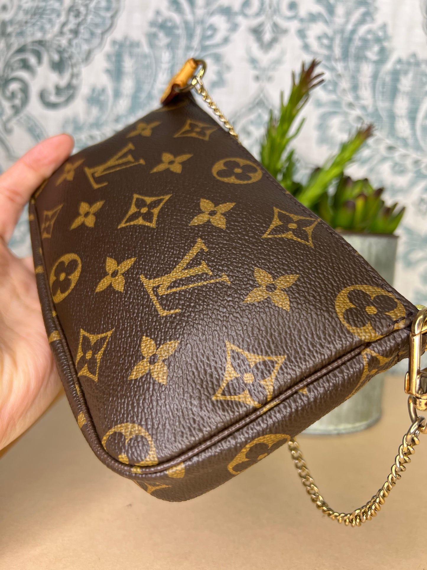Louis Vuitton Monogram Bucket Pochette