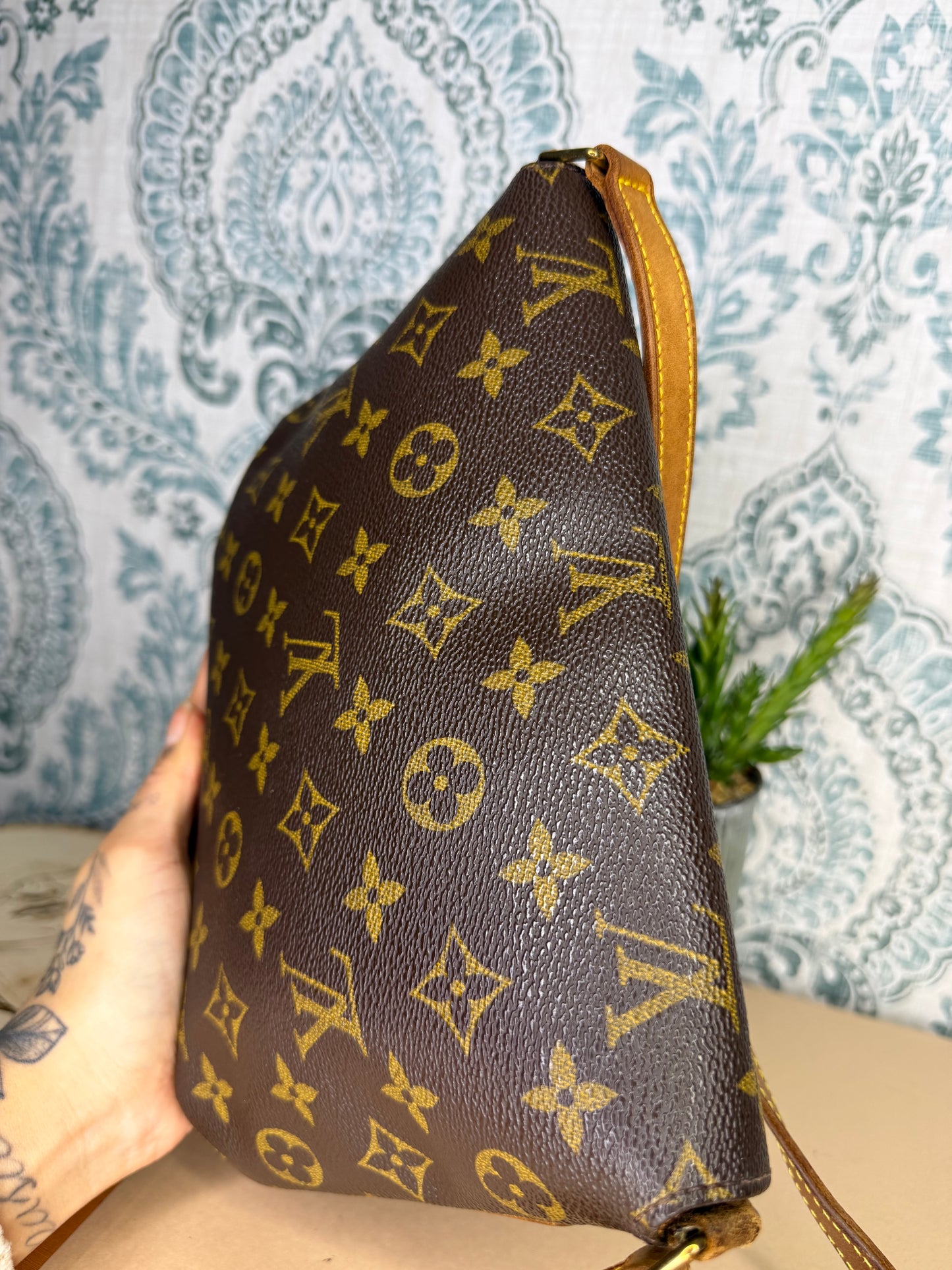 Louis Vuitton Musette Tango (short strap version)