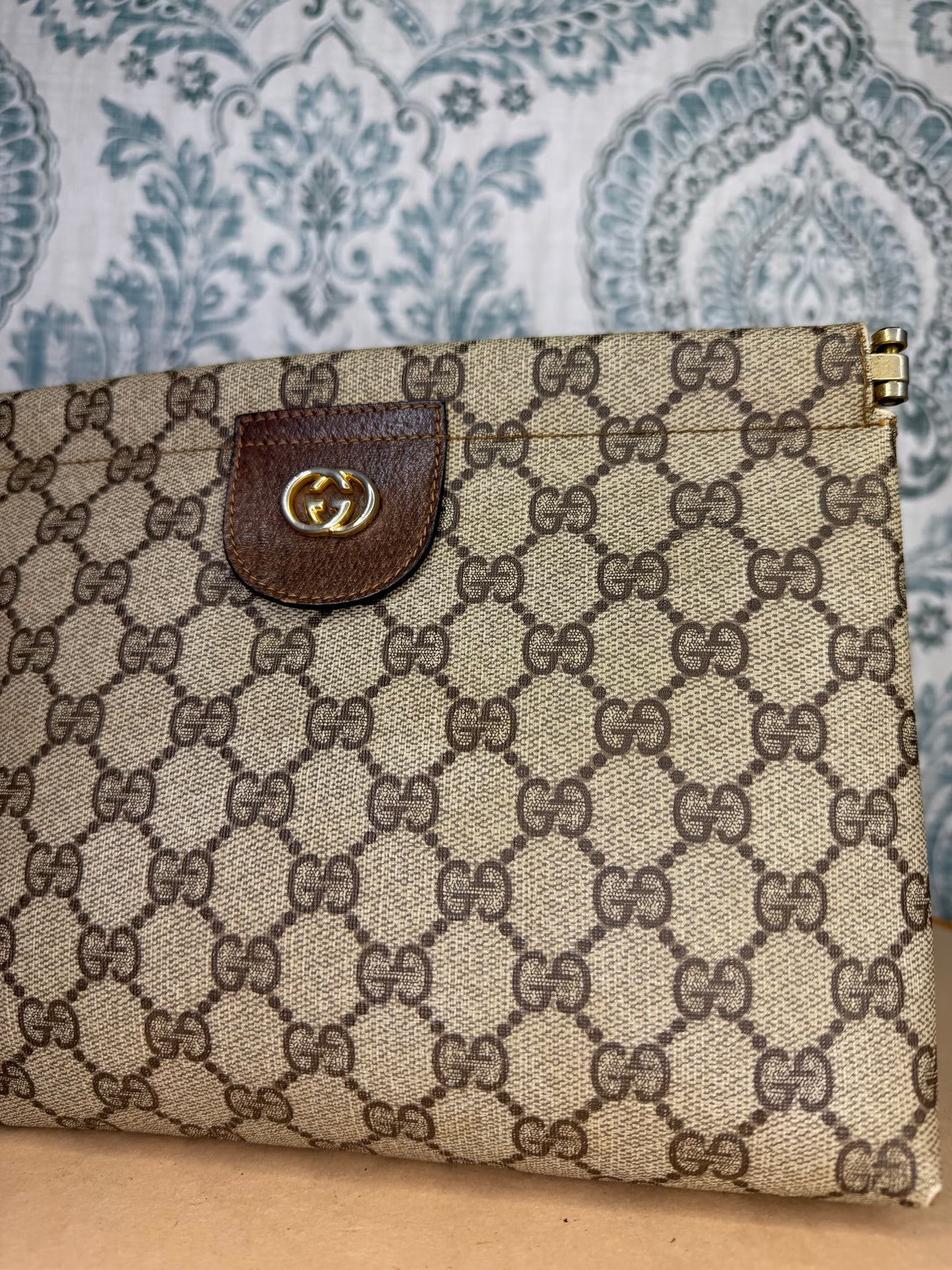 Gucci Supreme Brown Vintage Clutch