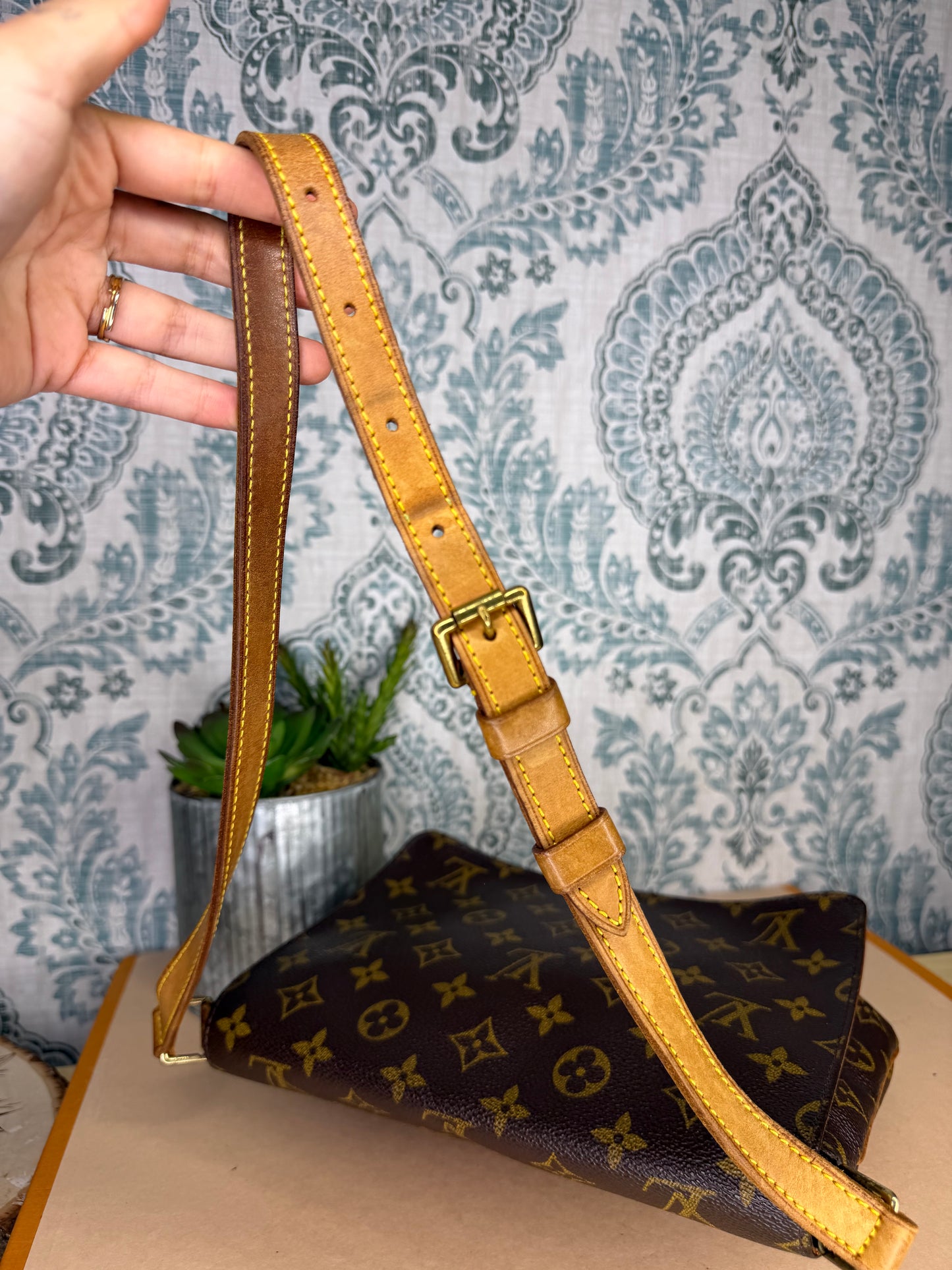 Louis Vuitton Musette Tango (short strap version)