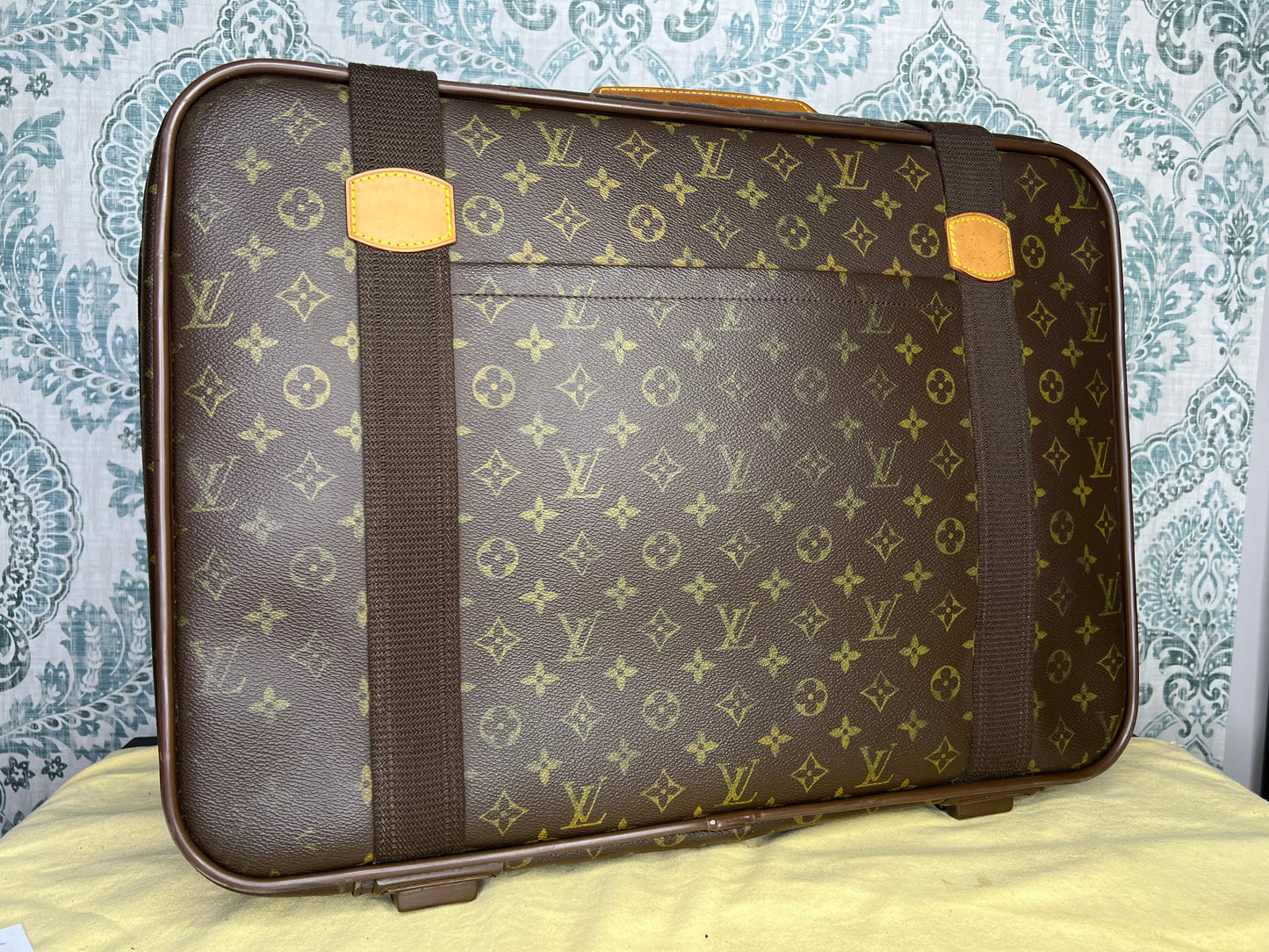 Satellite 53 Suit Case