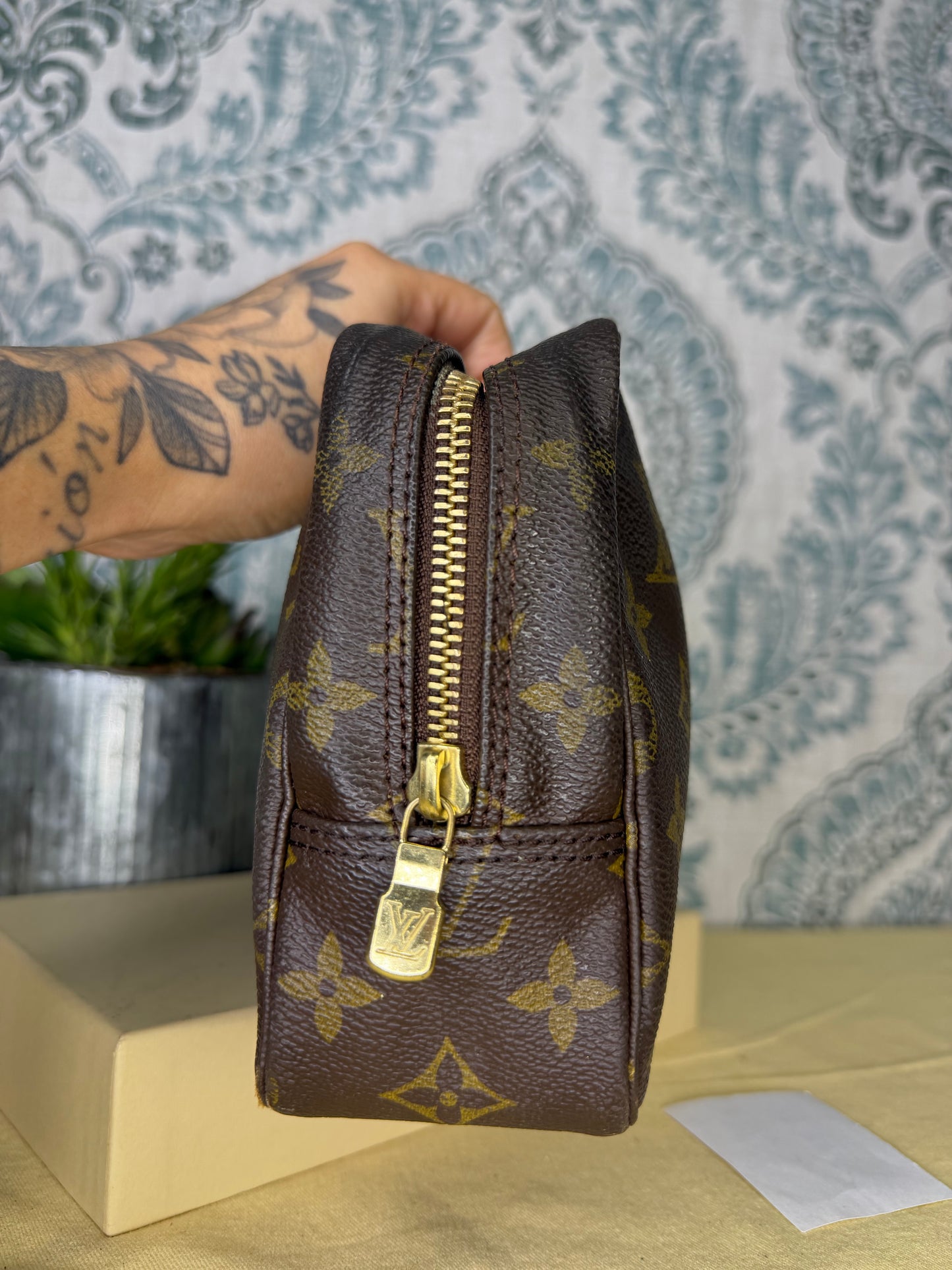 Louis Vuitton Trousse 23