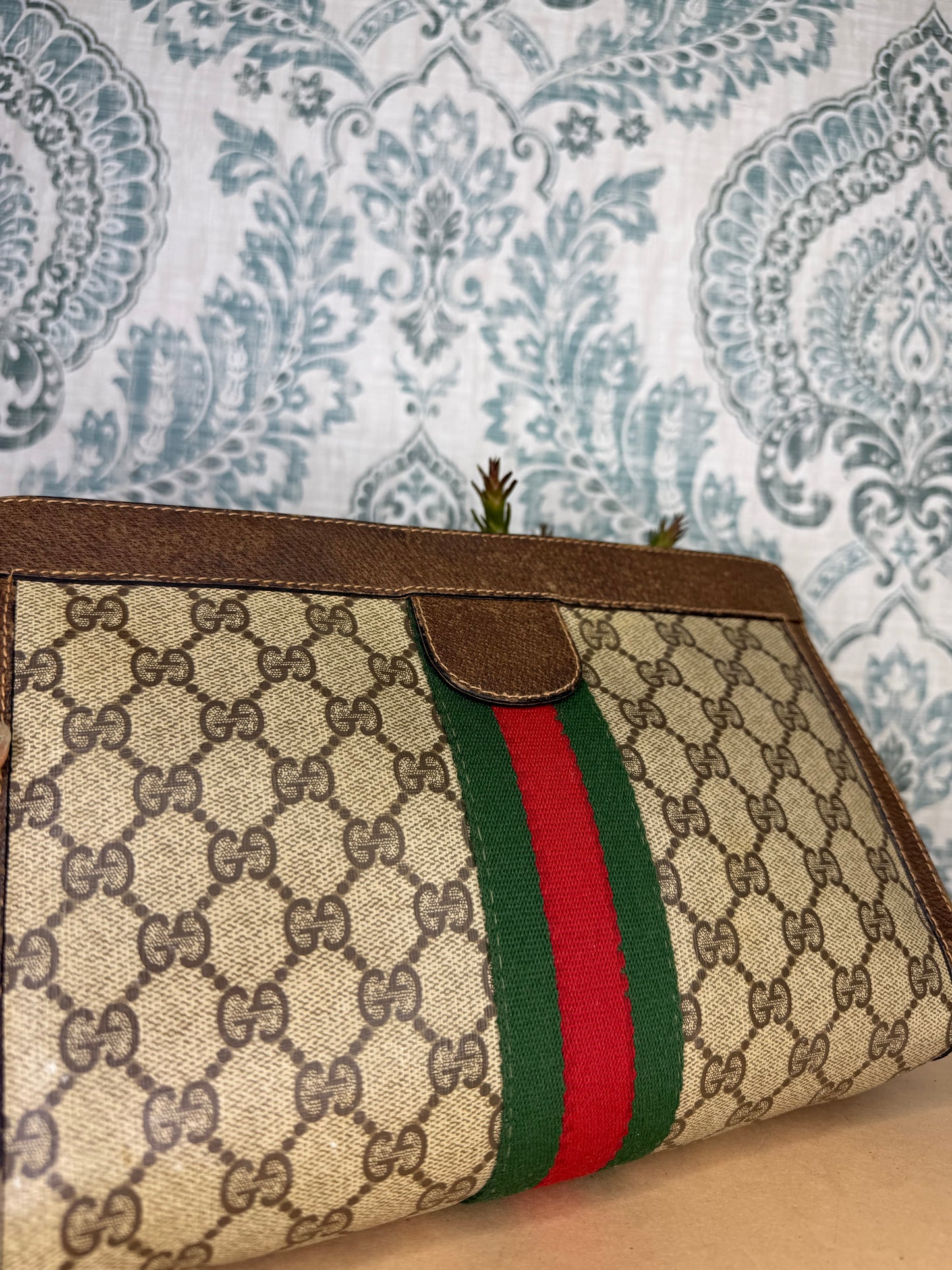 Gucci Supreme Sherry Line Clutch (Accessory Collection)