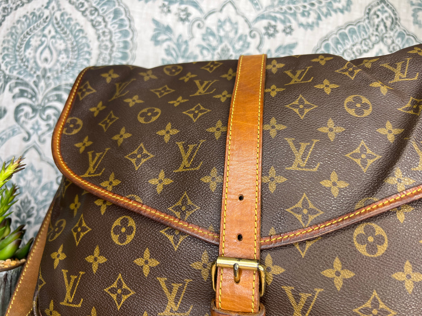 Louis Vuitton Saumur 35