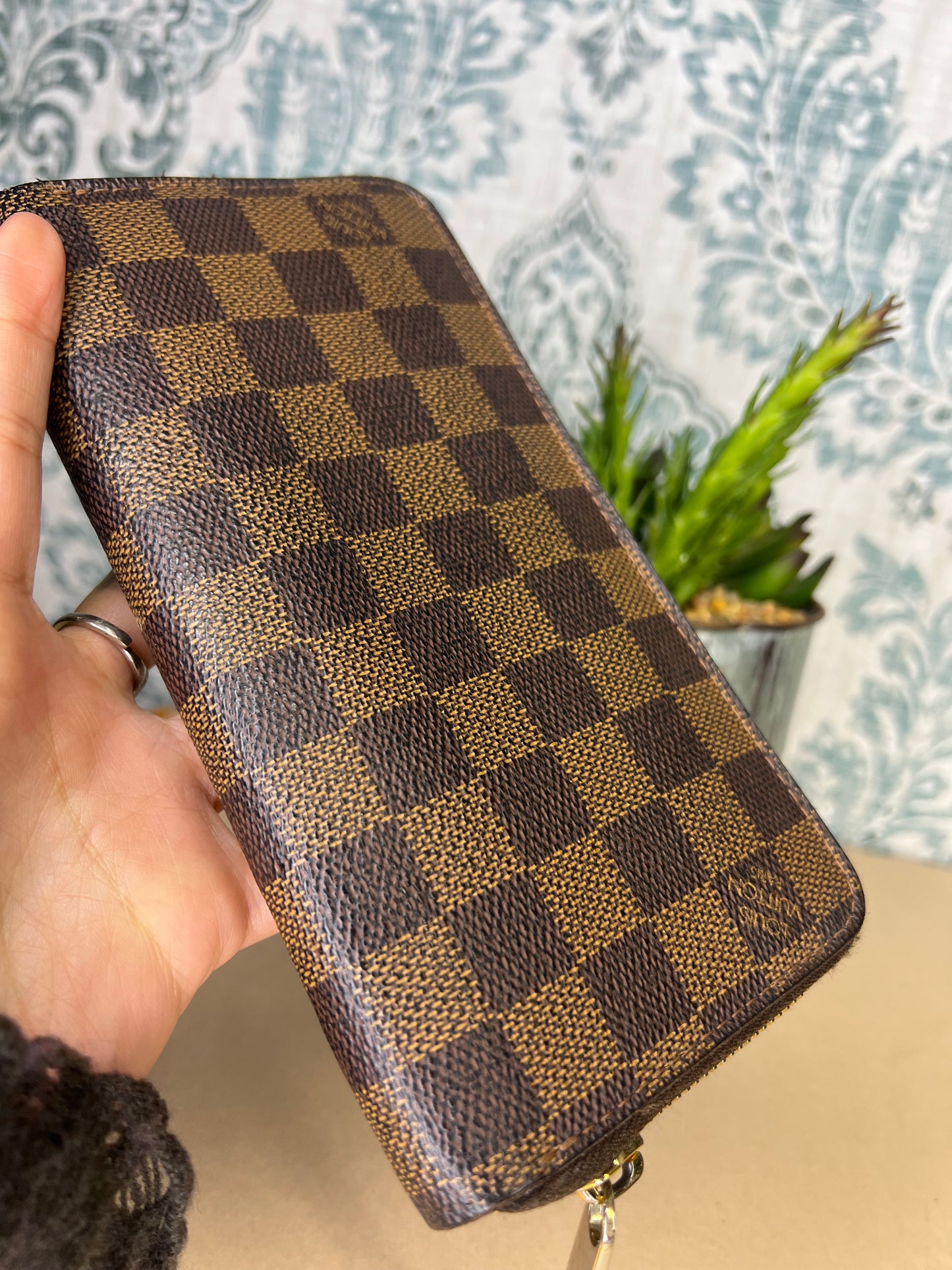 Louis Vuitton Damier Ebene Zippy Wallet