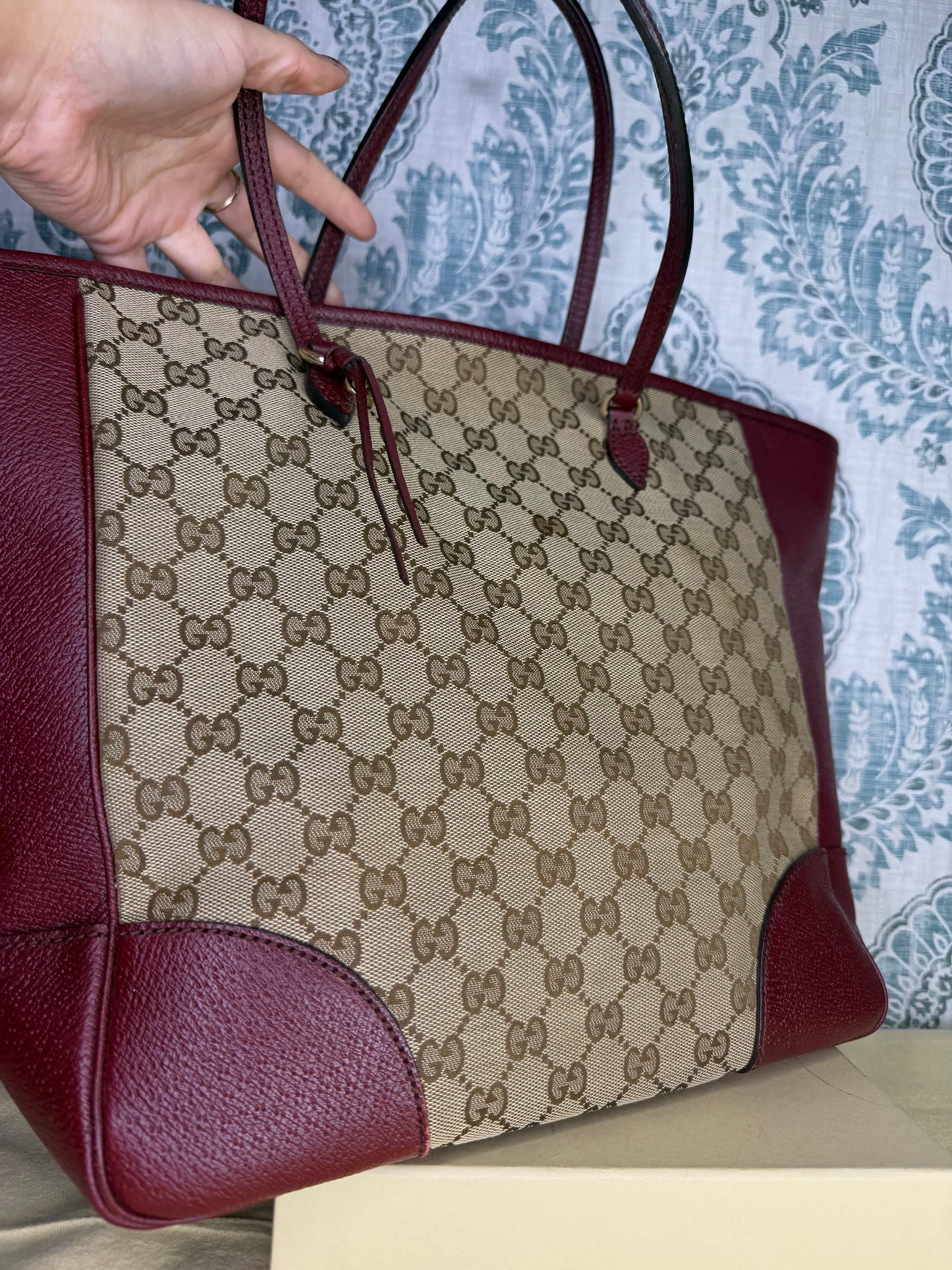 Gucci Medium Bree Zippered Tote