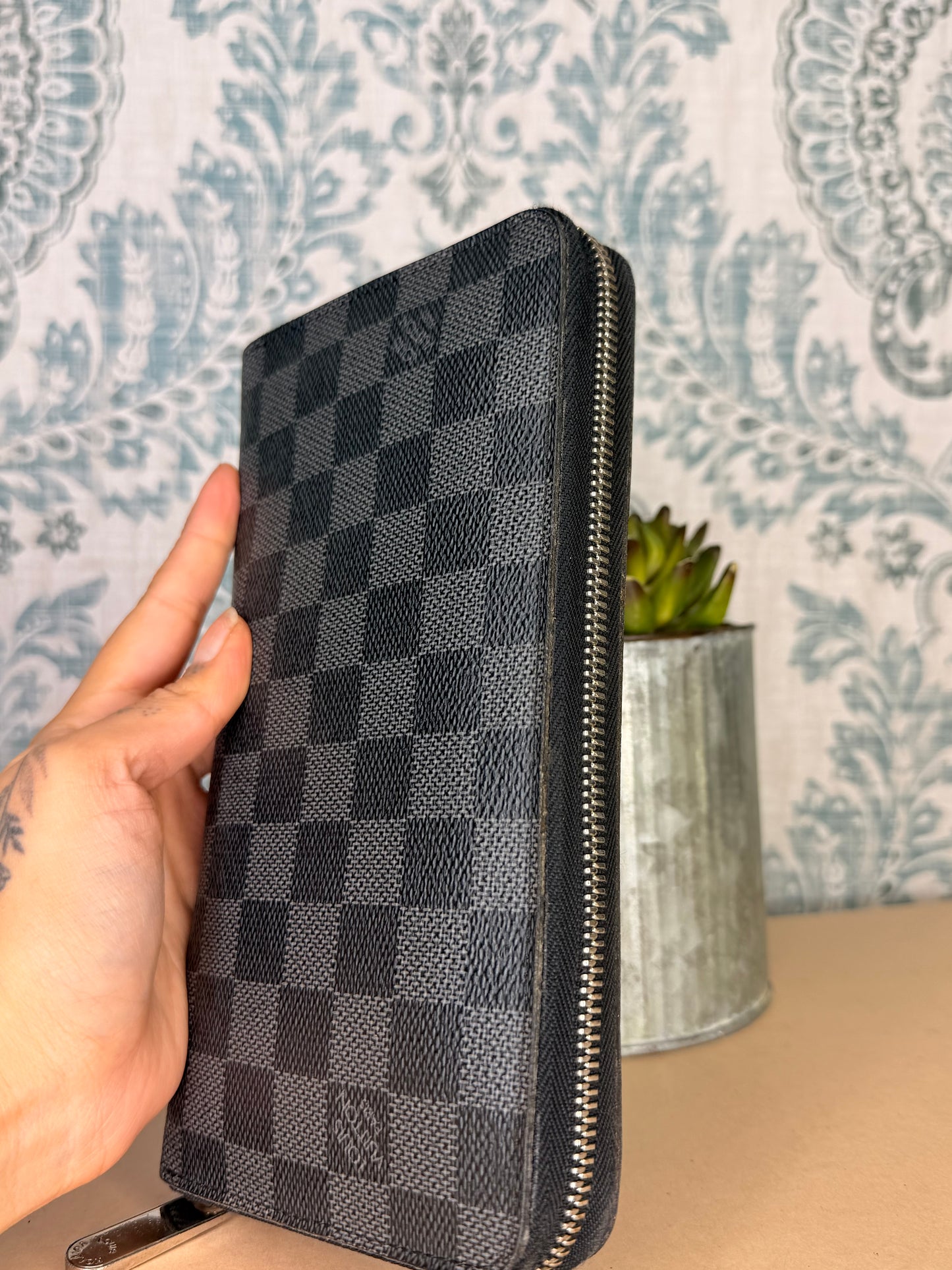 Louis Vuitton Damier Graphite Zippy Organizer