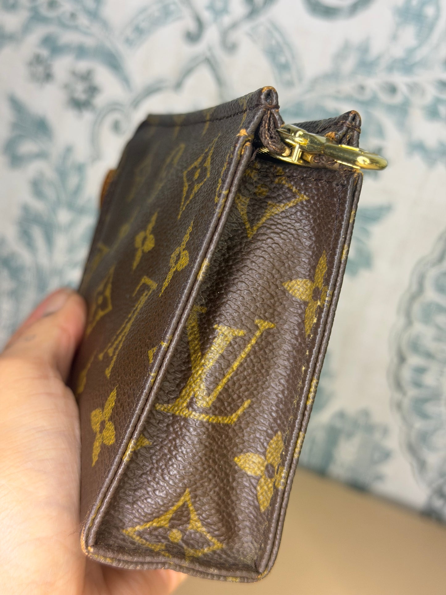 Louis Vuitton Toiletry 15
