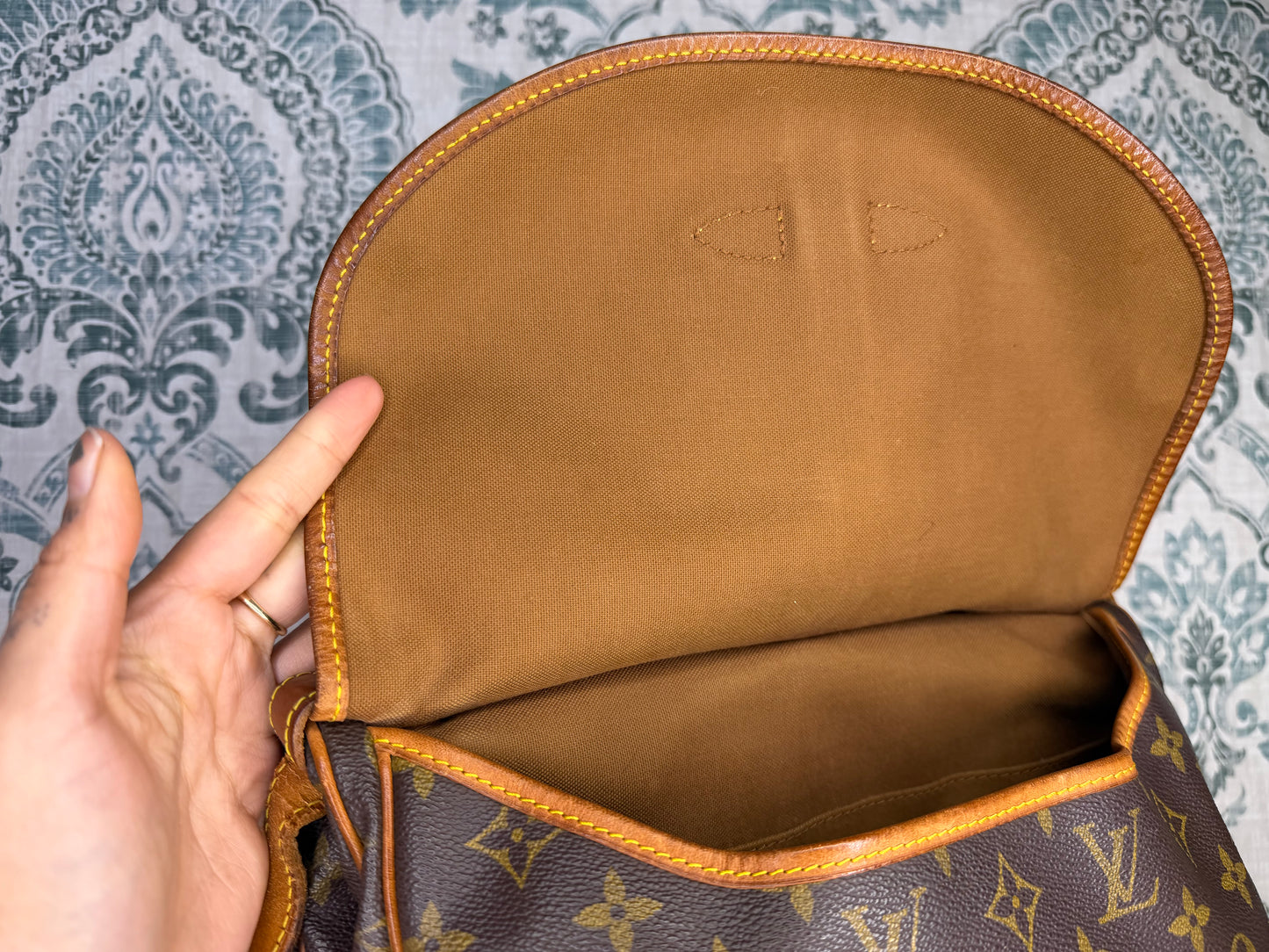 Louis Vuitton Saumur 30