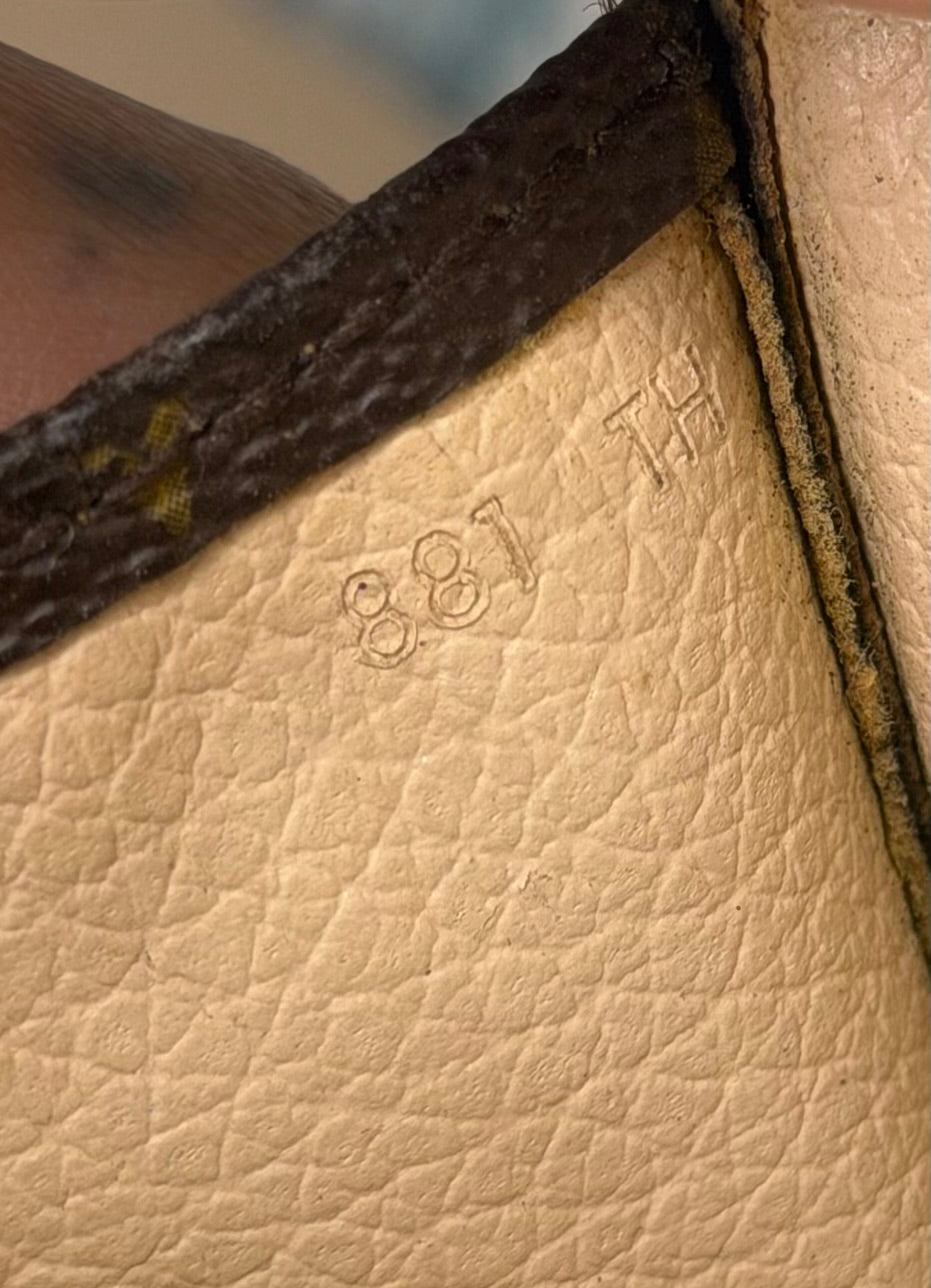 Louis Vuitton Toiletry 15
