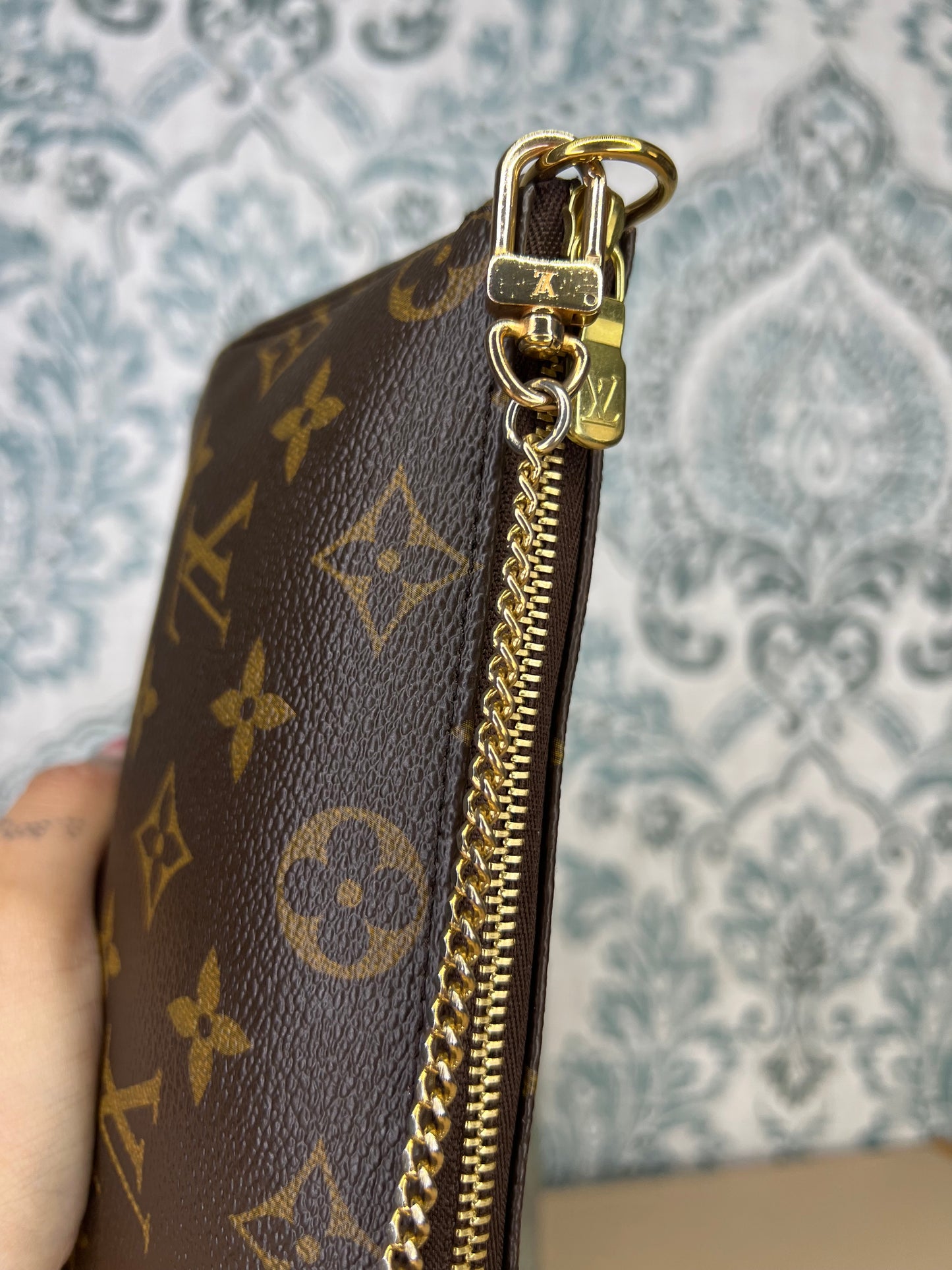 Louis Vuitton Monogram Bucket Pochette