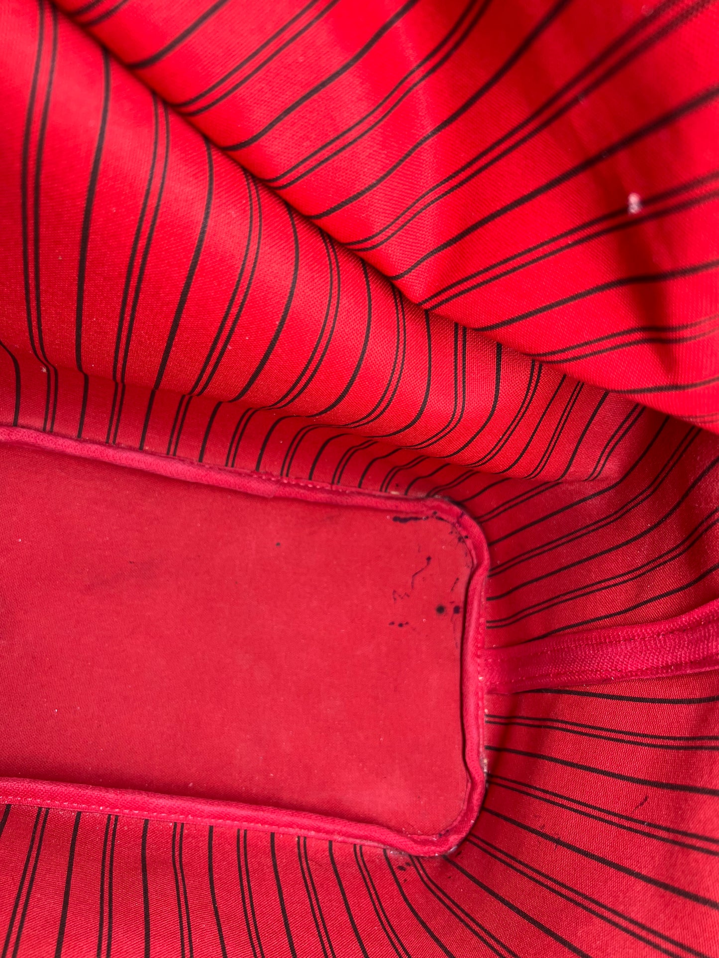 Neverfull MM Cherry Red