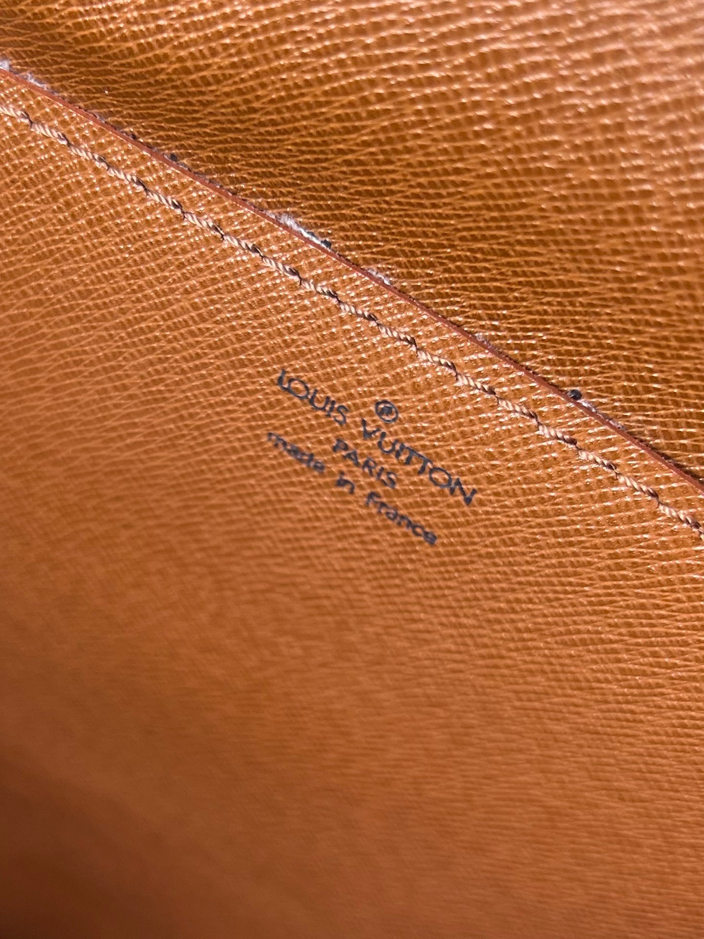 Louis Vuitton Porte Documents Bandouliere