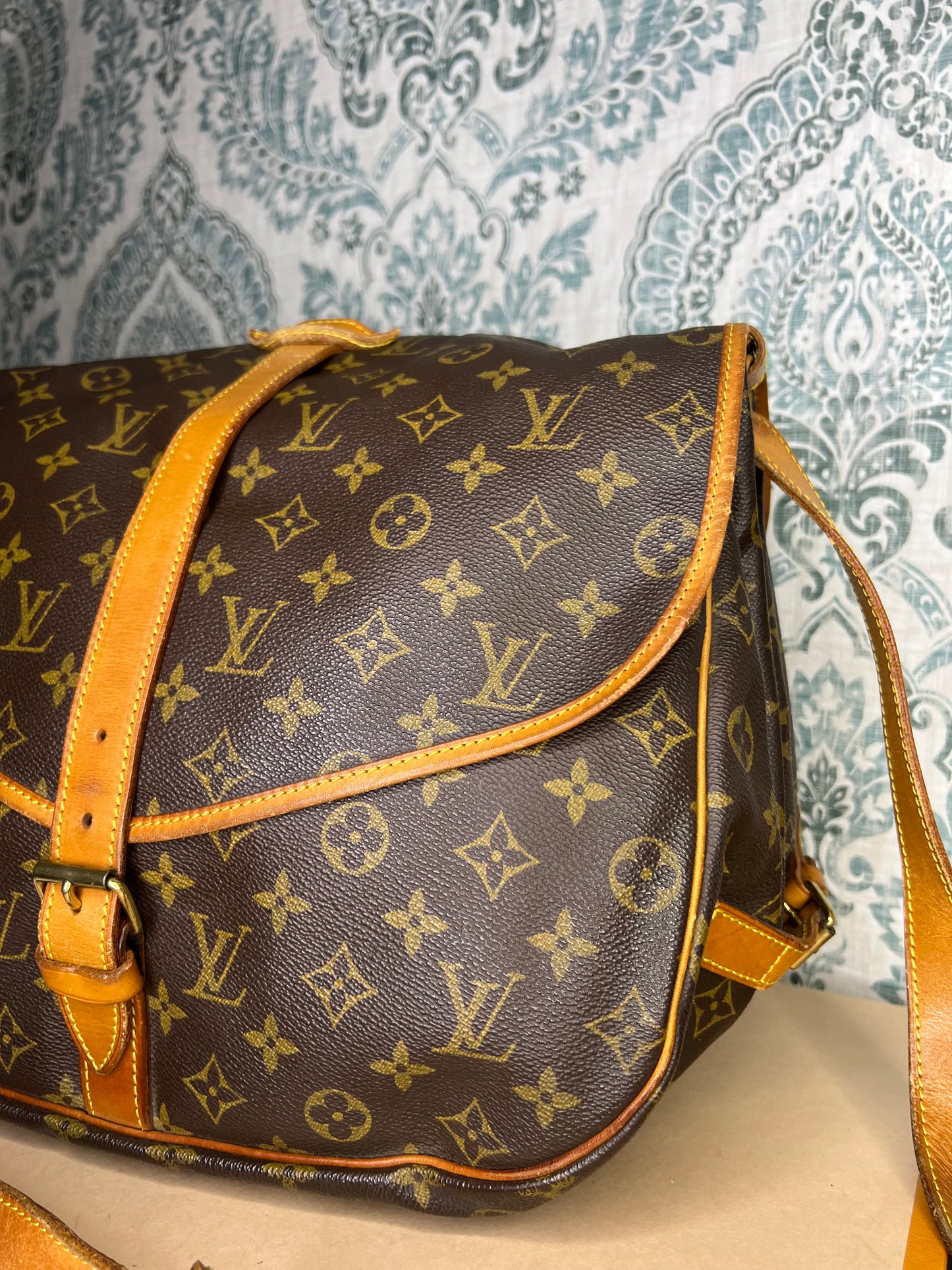 Louis Vuitton Saumur 35