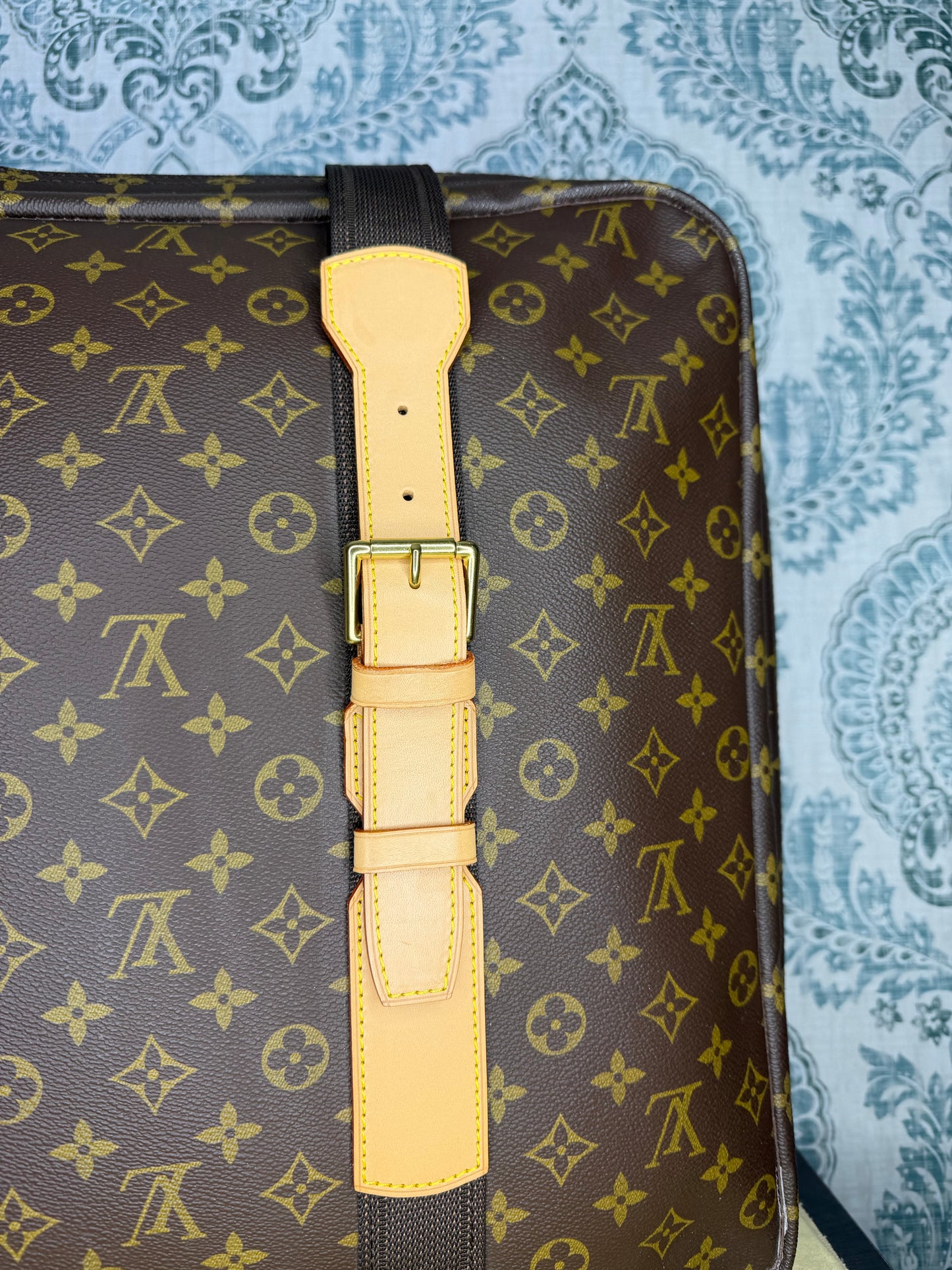 Louis Vuitton Satellite 60 Suit Case