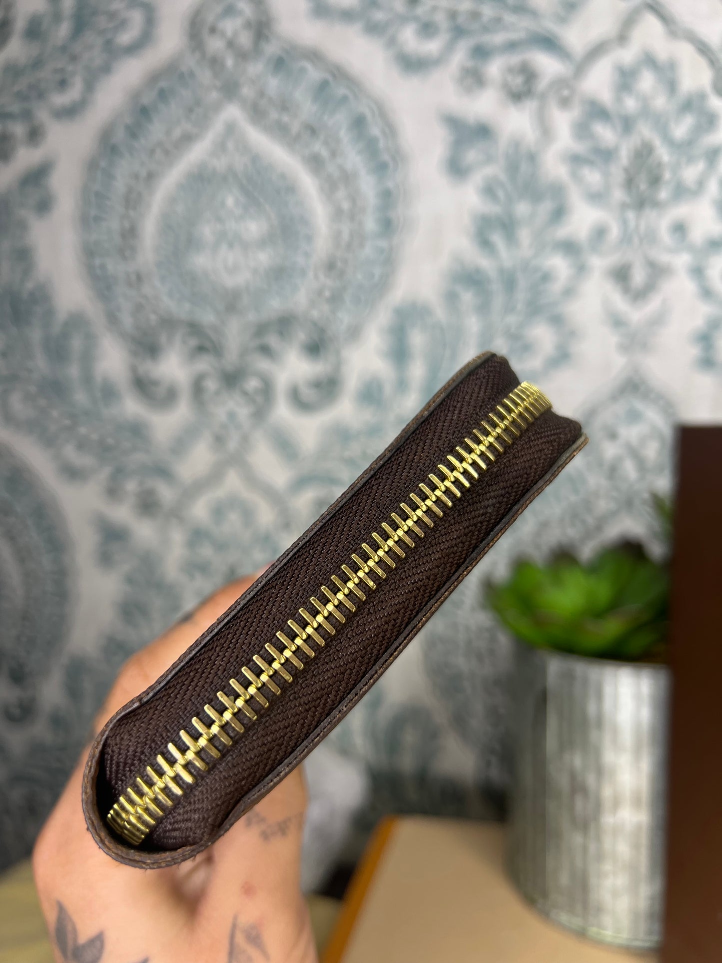 Louis Vuitton Monogram Zippy Wallet