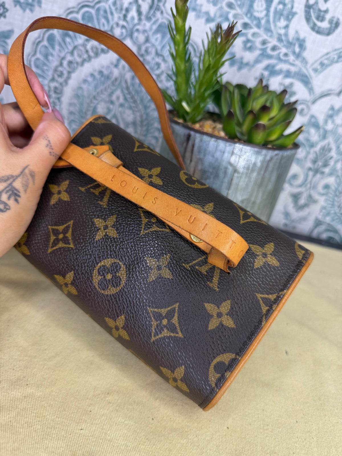 Louis Vuitton Pochette Florentine