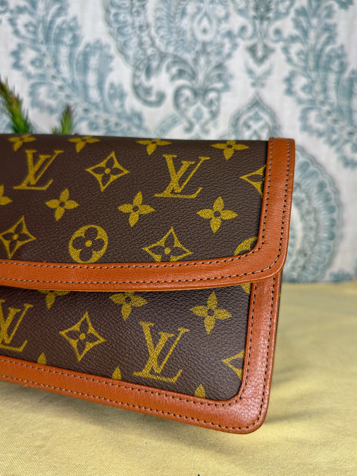 Louis Vuitton Pochette Dame PM Clutch