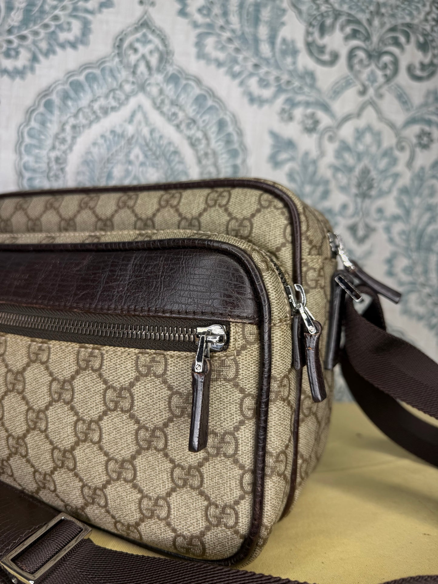 Gucci Supreme Messenger Bag