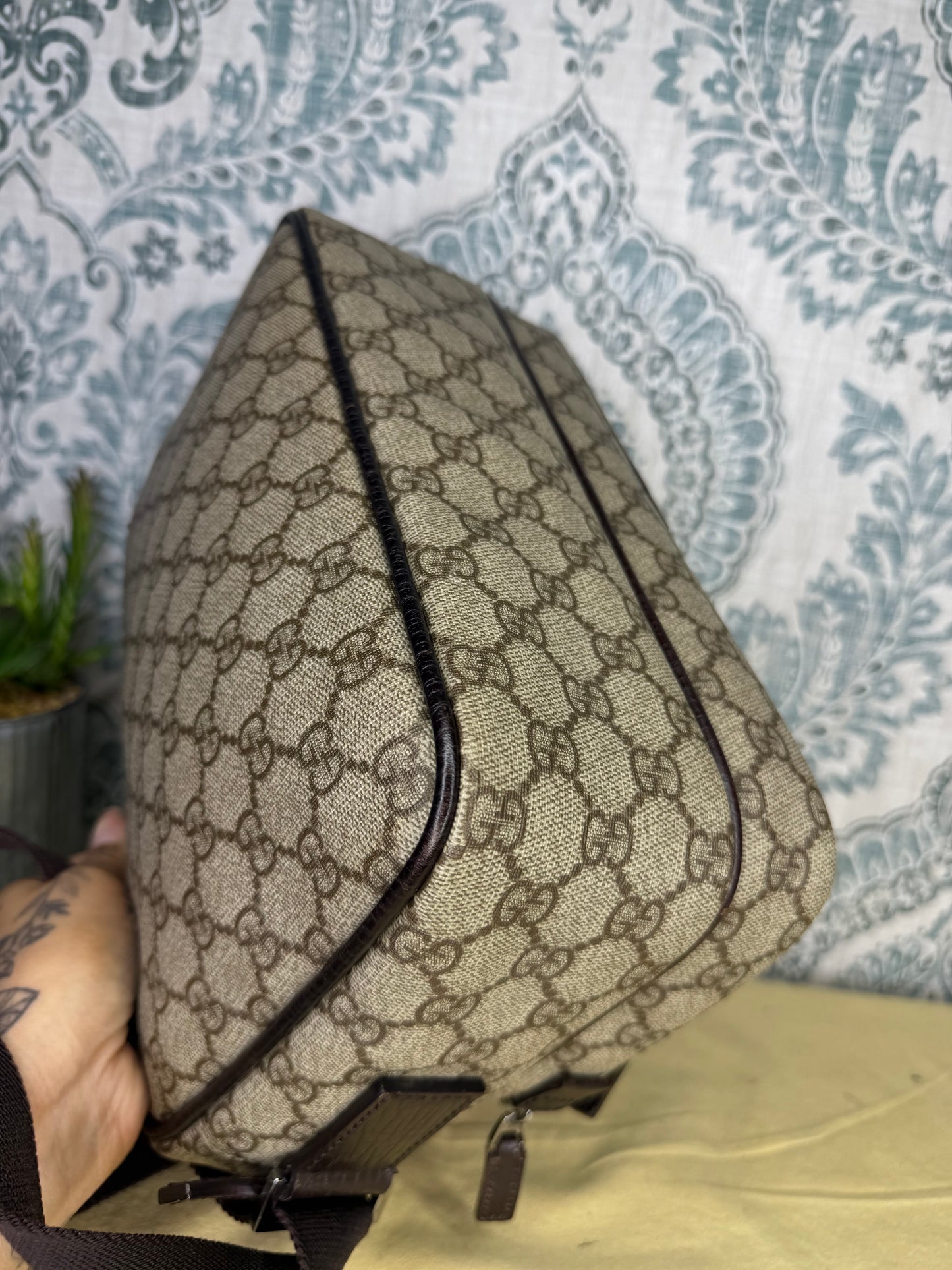 Gucci Supreme Messenger Bag