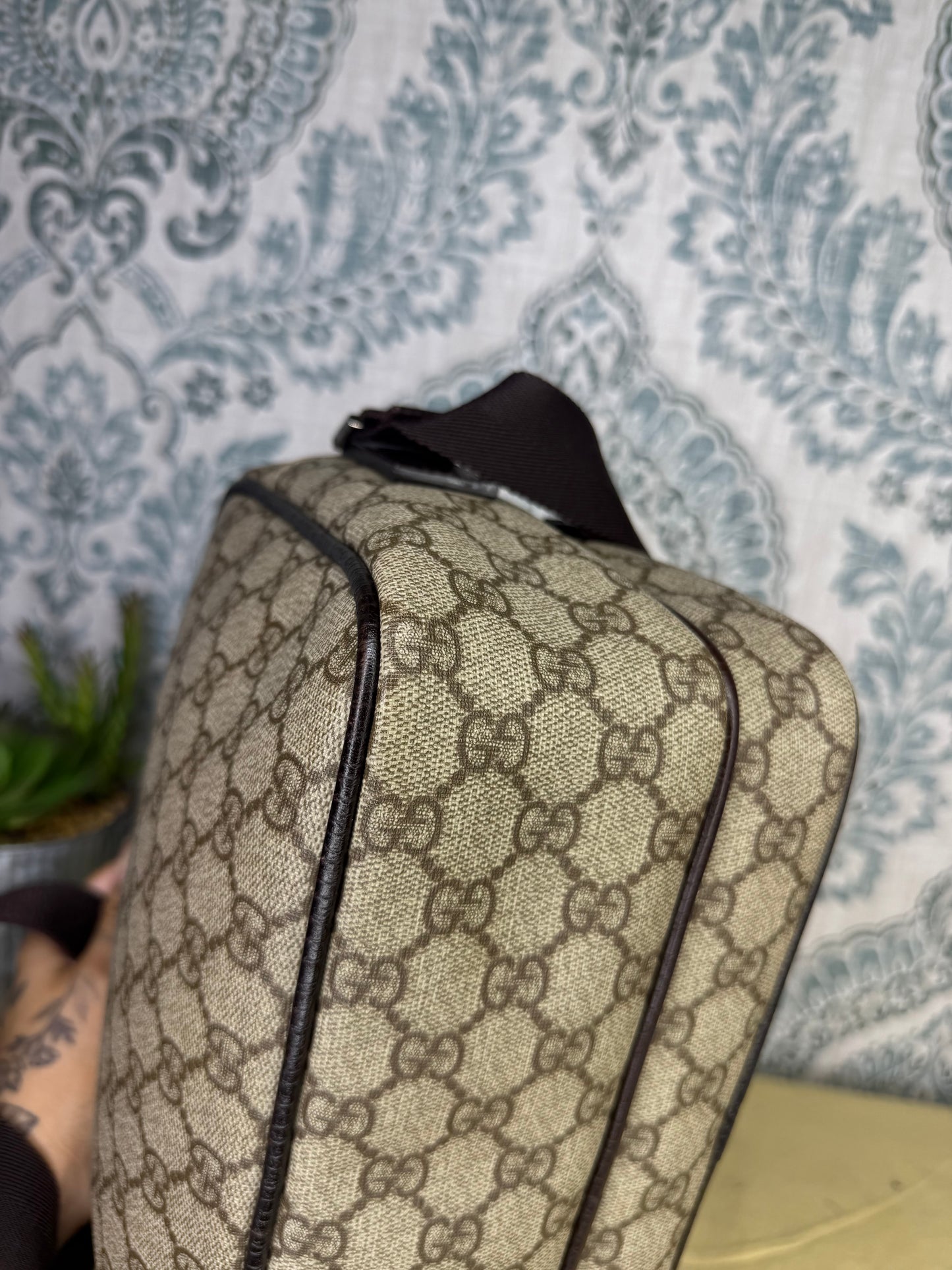 Gucci Supreme Messenger Bag