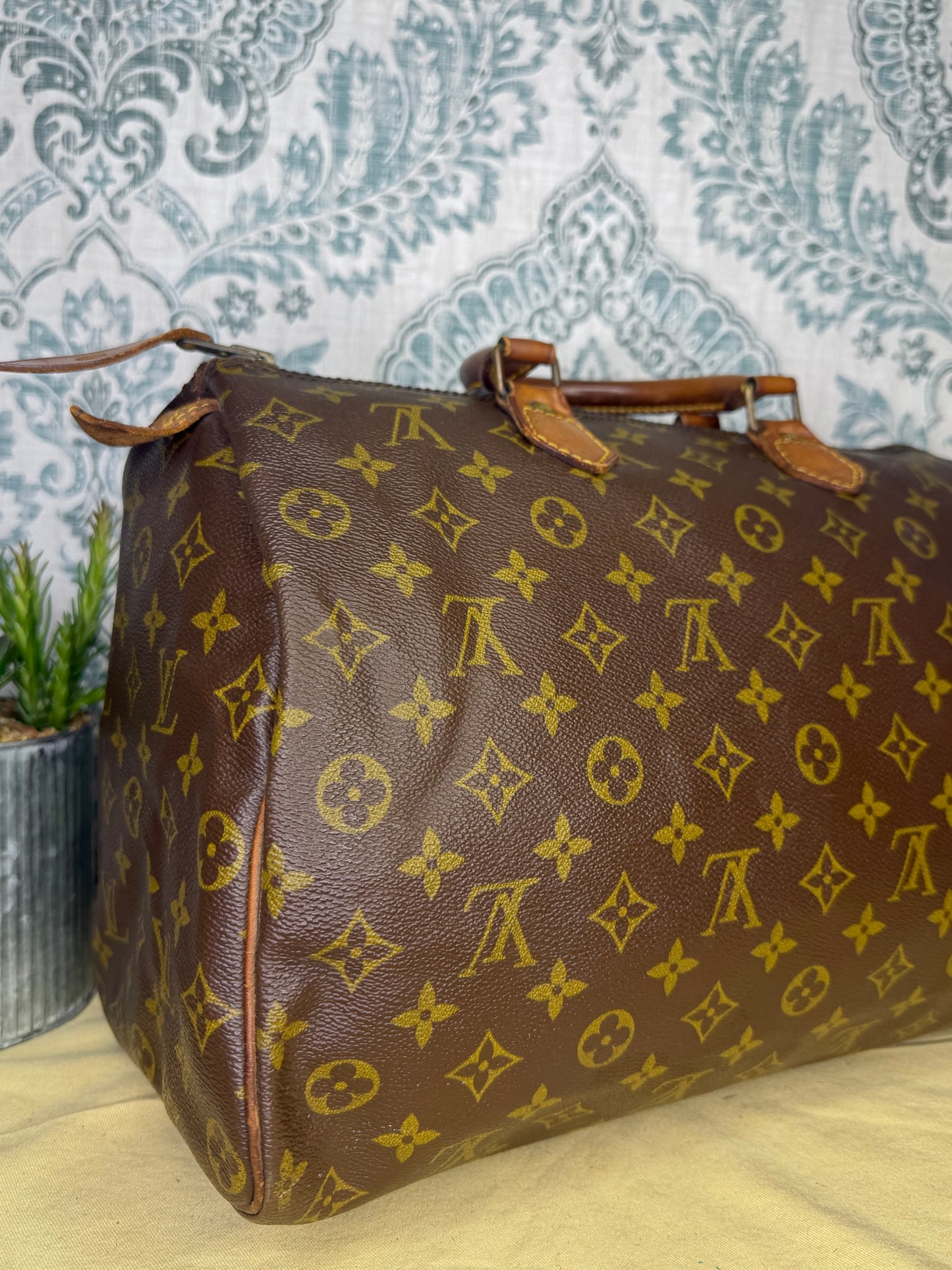 Louis Vuitton Speedy 35
