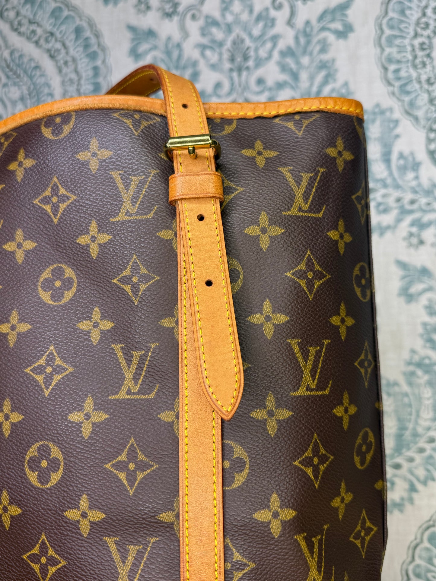 Louis Vuitton Bucket GM #1