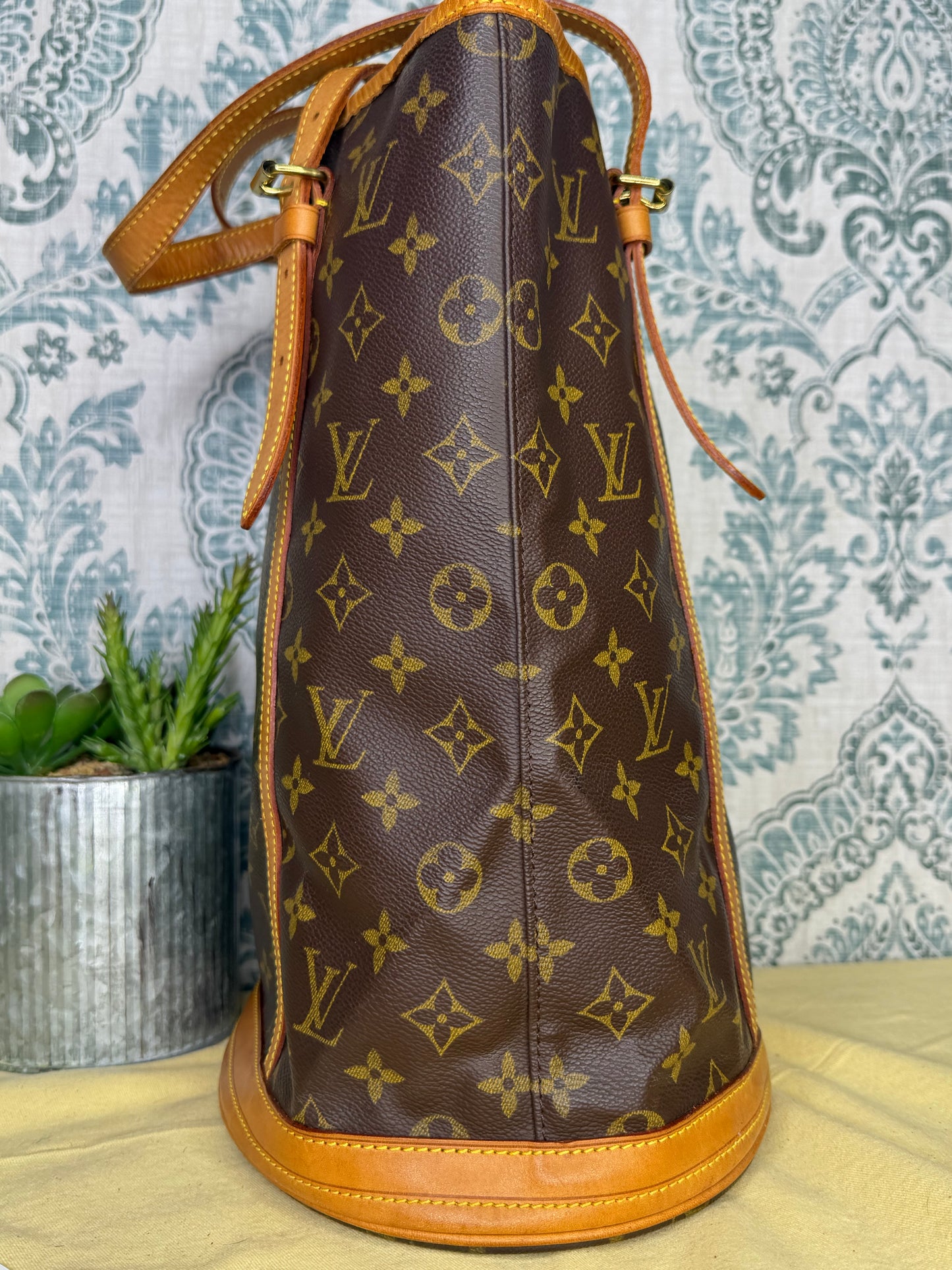 Louis Vuitton Bucket GM #1